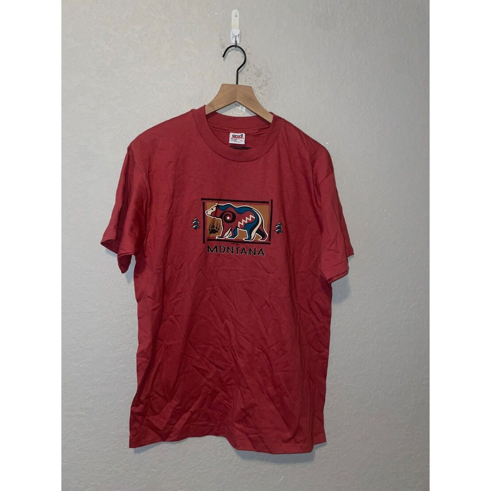 Anvil Vintage Montana Bear Shirt Native American Tee VTG 90s Large Size US L / EU 52-54 / 3 - 1 Thumbnail