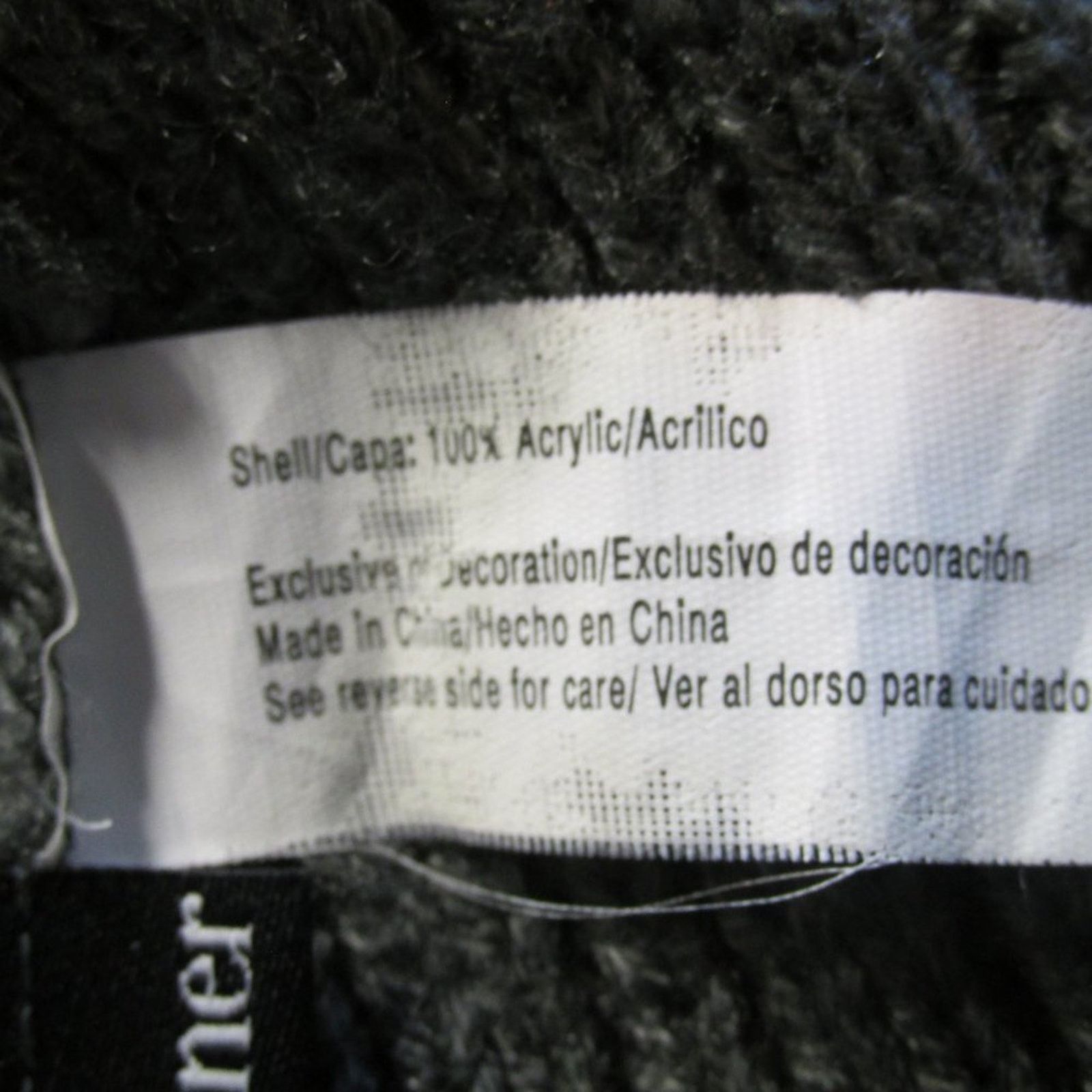 Other Isotoner Acrylic Stretchy Outdoor Grey/Black Cap Beanie Hat Size ONE SIZE - 5 Thumbnail