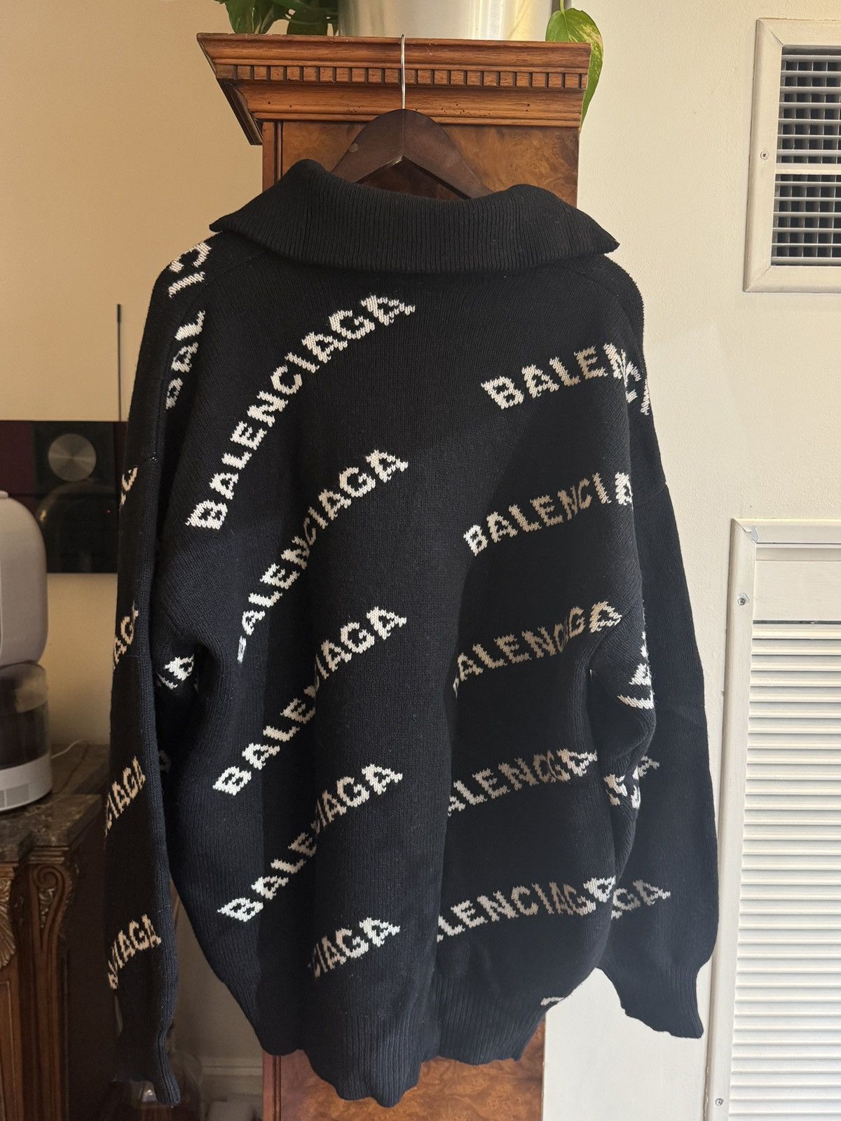 Balenciaga Balenciaga Camel Hair/Wool Blend Knit Logo Quarter Zip Small Size US S / EU 44-46 / 1 - 4 Thumbnail