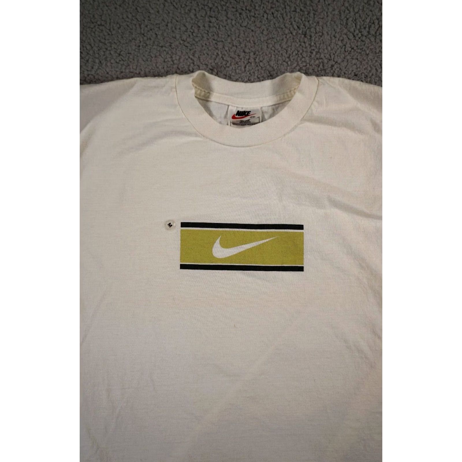 Nike VINTAGE Nike T Shirt Mens Medium White Center Swoosh Box Short Sleeve Pullover Size US M / EU 48-50 / 2 - 6 Thumbnail