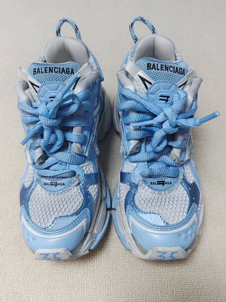 Balenciaga Balenciaga size 35 Runner Low Top Shoes 2502-Nextarrow Size US 5 / EU 37 - 4 Thumbnail