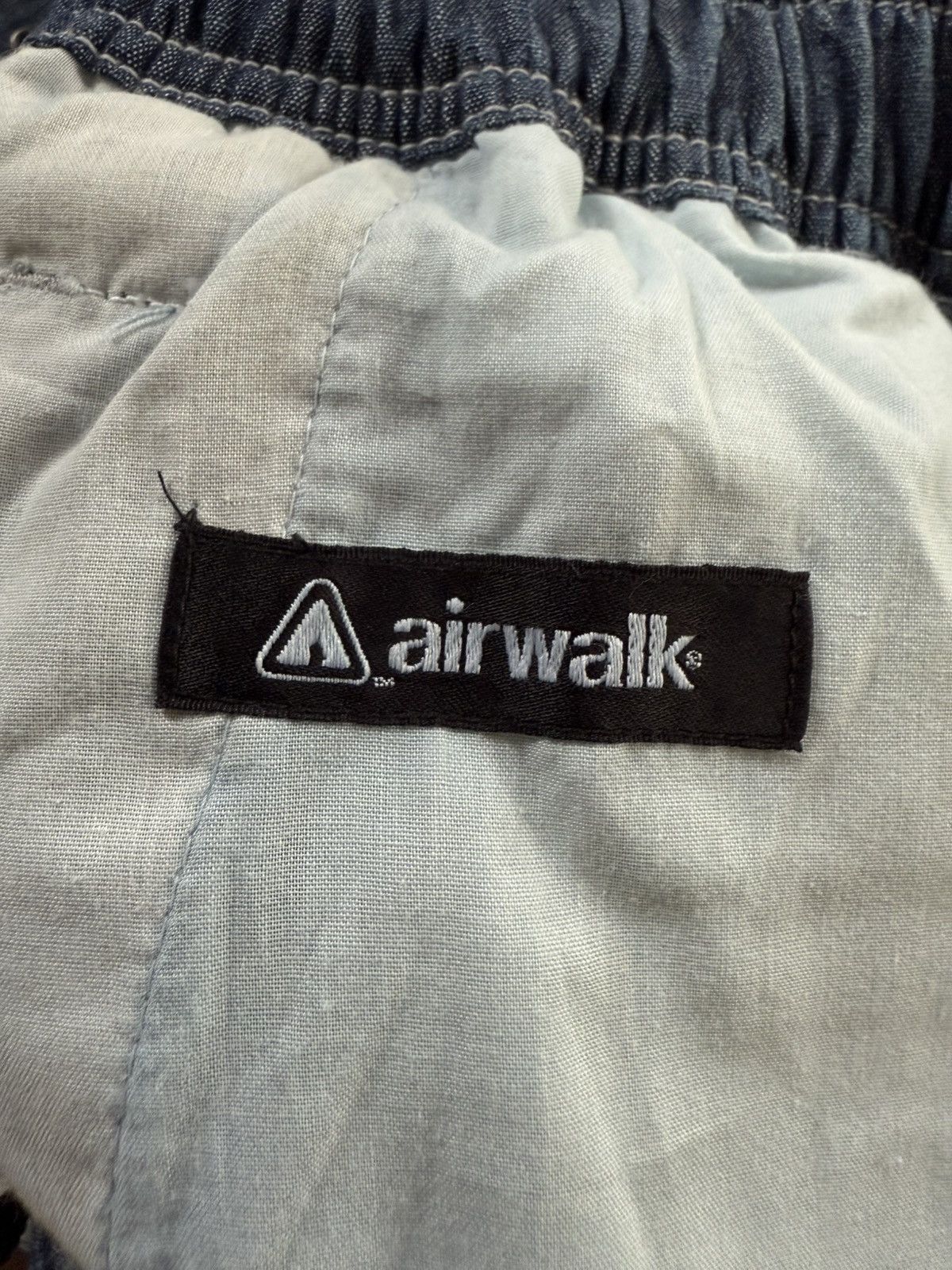 Airwalk 2000s Airwalk Detachable Baggy Heavy Weight Cargo Jeans Size US 32 / EU 48 - 24 Thumbnail