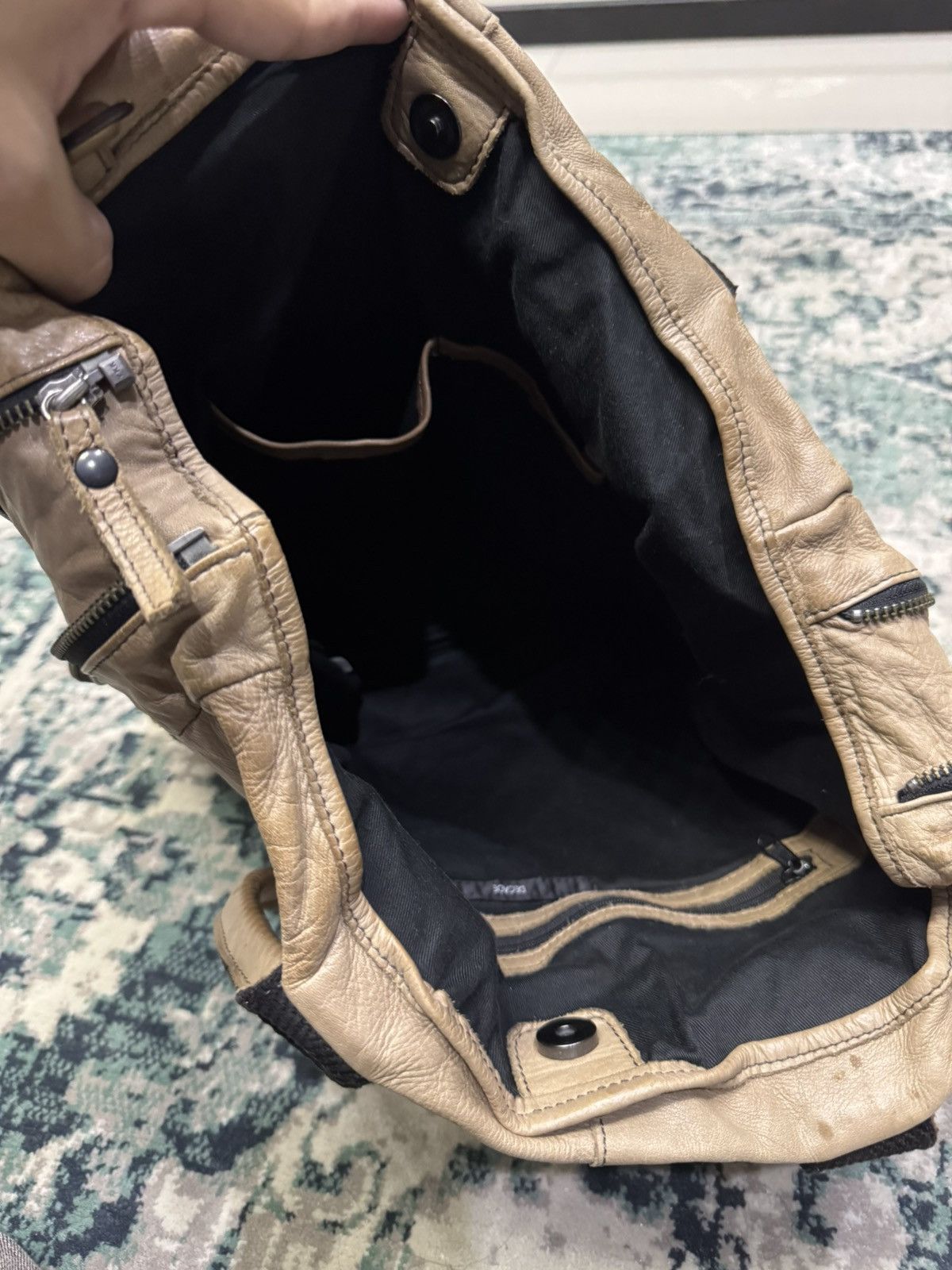 14th Addiction DECADE SOFT LEATHER SIDE ZIPPER TOTE BAG Size ONE SIZE - 11 Thumbnail