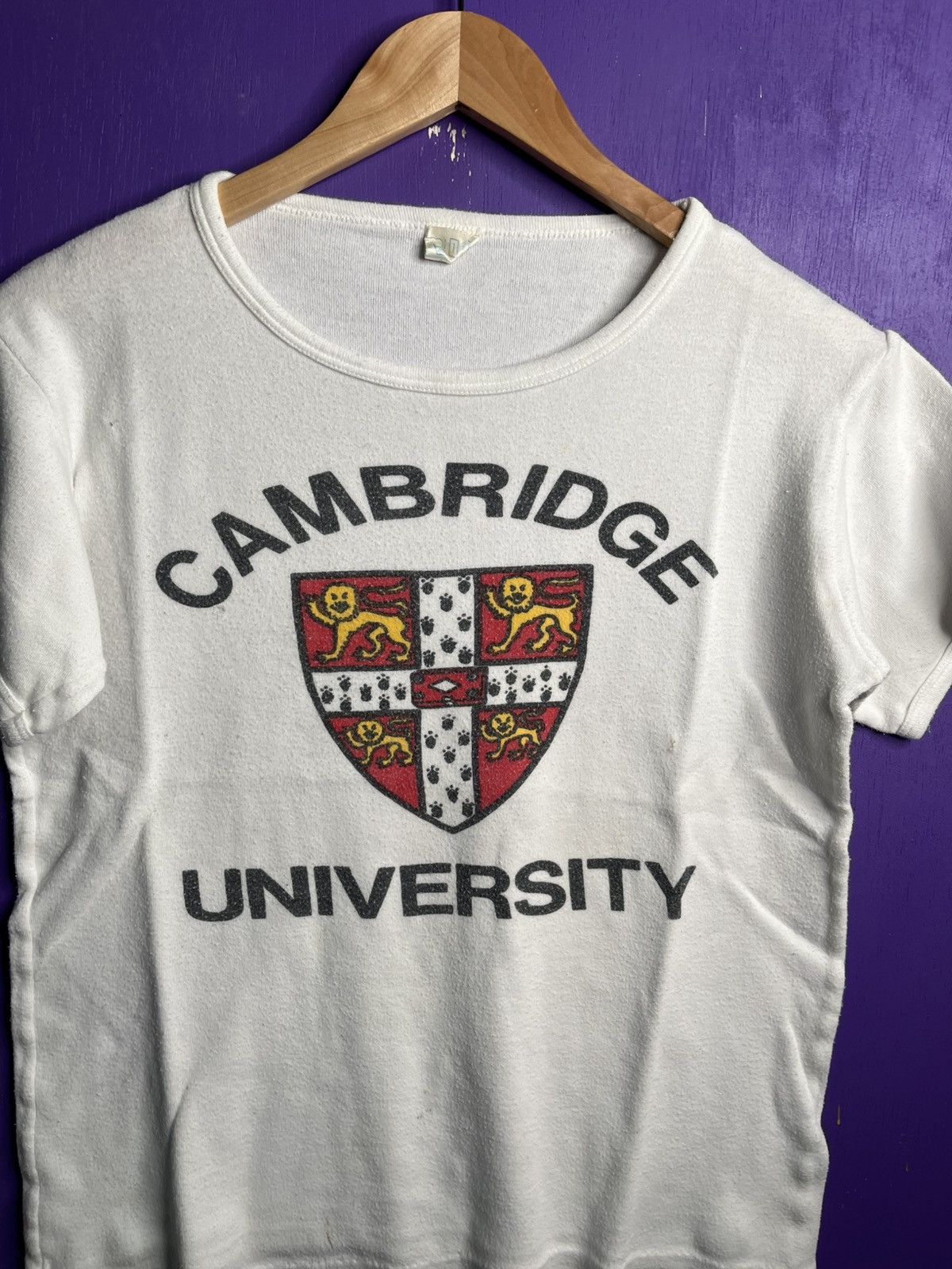 Vintage Vintage 70s Cambridge university crest logo t-shirt Size US M / EU 48-50 / 2 - 3 Thumbnail