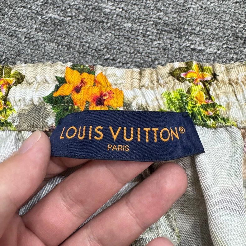 Louis Vuitton louis vuitton floral silk beach shorts-2508 Size US 44 / EU 60 - 3 Thumbnail