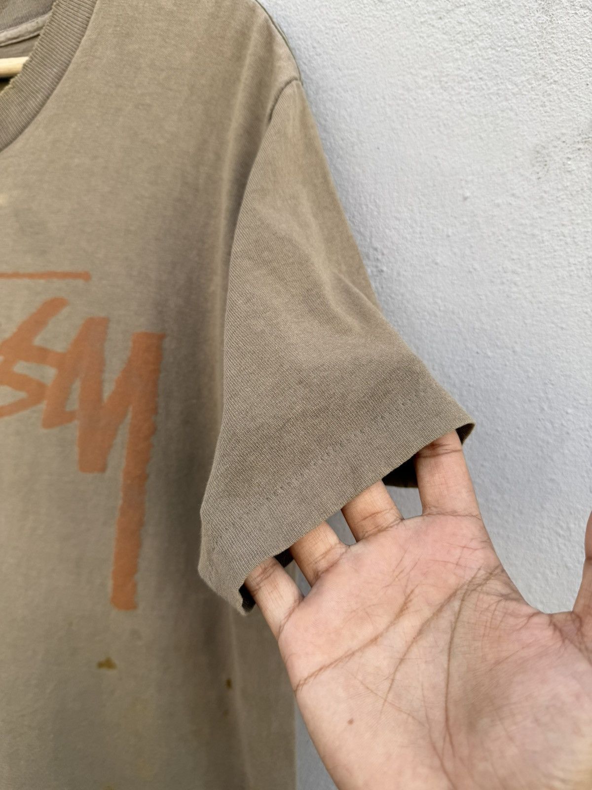 Stussy × Vintage Vintage RARE Distress 1980s Stüssy "Beach Roots" OG Logo Tee Size US L / EU 52-54 / 3 - 7 Thumbnail