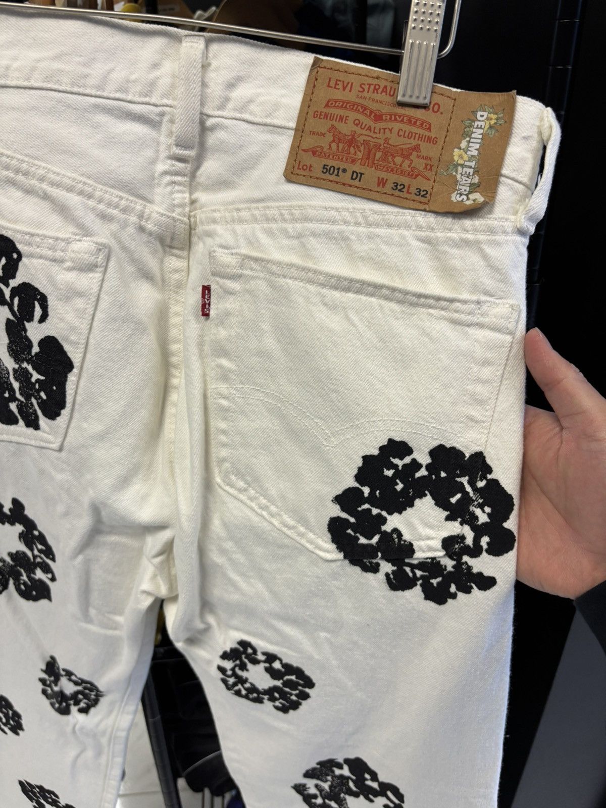 DENIM TEARS Denim tears cotton wreath white jeans Size US 32 / EU 48 - 4 Thumbnail