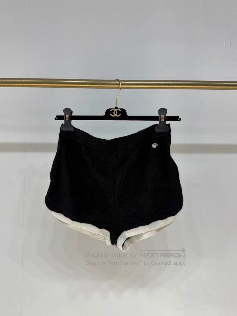 Chanel Chanel 24C waffle cashmere shorts Size 25" / US 0 / IT 36 - 1 Thumbnail