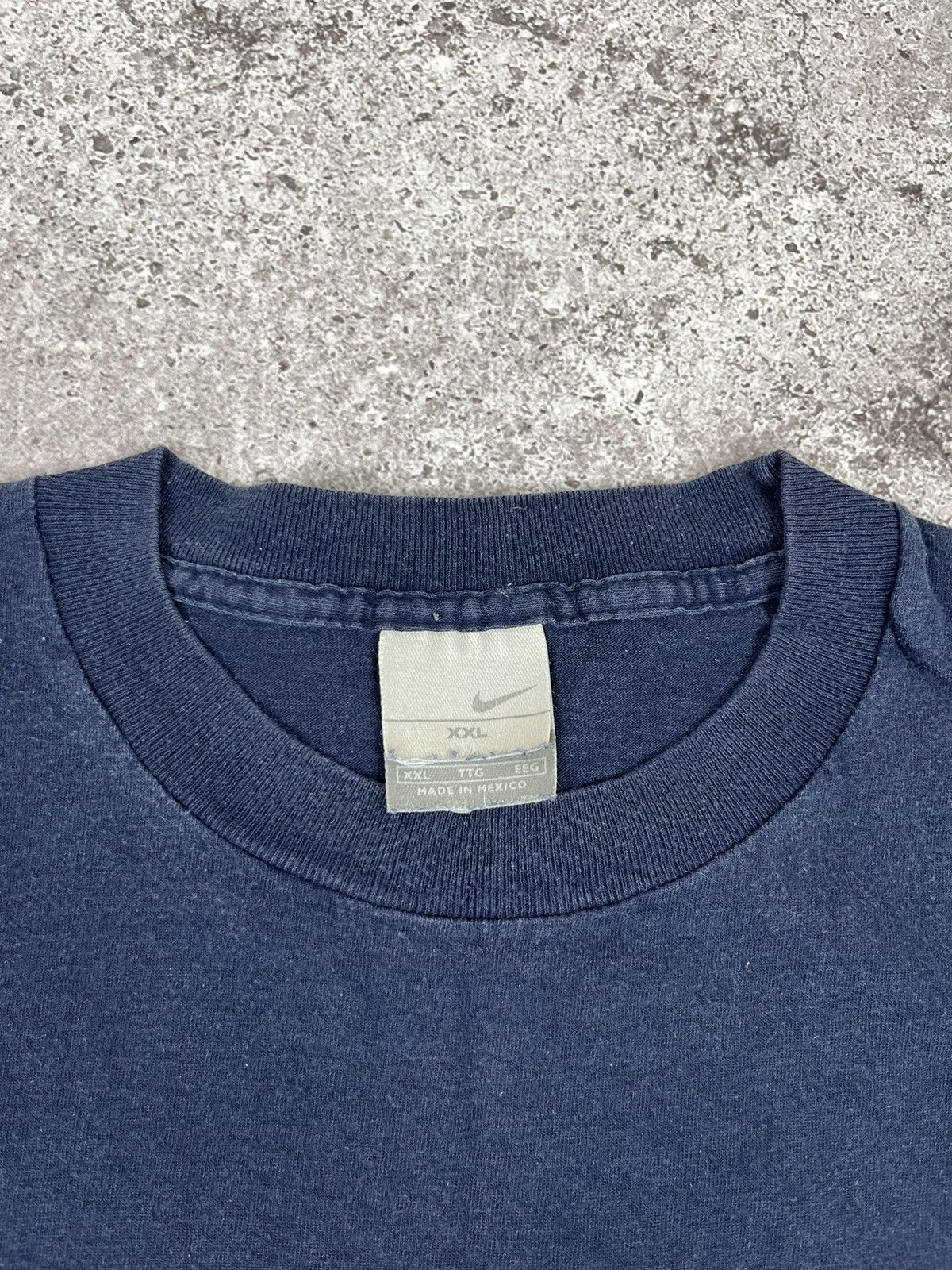 Nike × Vintage Nike Vintage 00s Faded Navy Big Logo T Shirt Size US XXL / EU 58 / 5 - 5 Thumbnail