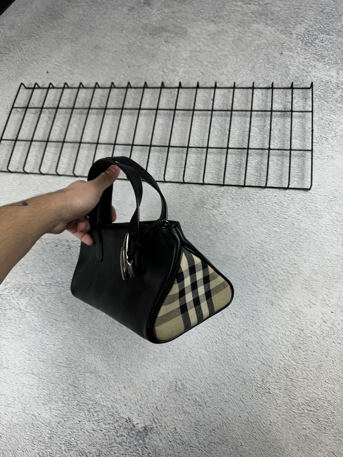 Burberry × Vintage Rare Burberry Leather vintage horn toggle small bag Size ONE SIZE - 1 Thumbnail