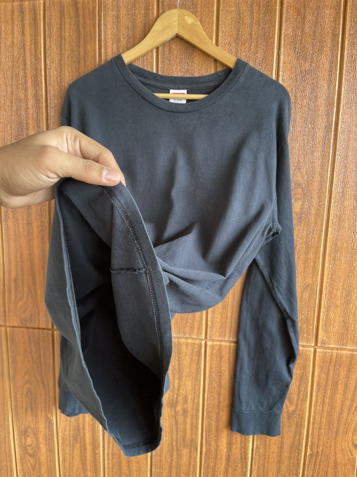 Supreme Thrashed🔥Supreme🔥Sun Faded Black Long Sleeve Plain Tshirt Size US M / EU 48-50 / 2 - 4 Thumbnail