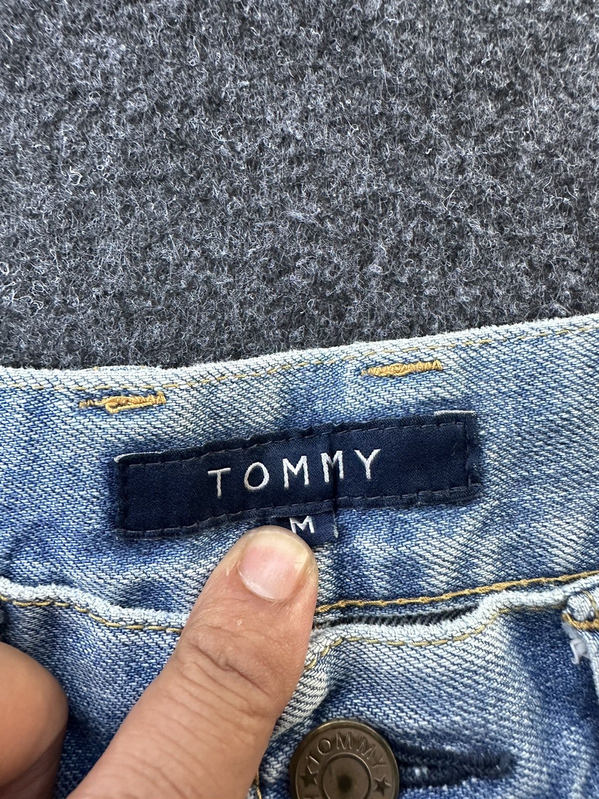 Tommy Hilfiger Tommy Hilfiger Light Blue Faded Washed Denim D175 Size US 31 - 11 Thumbnail