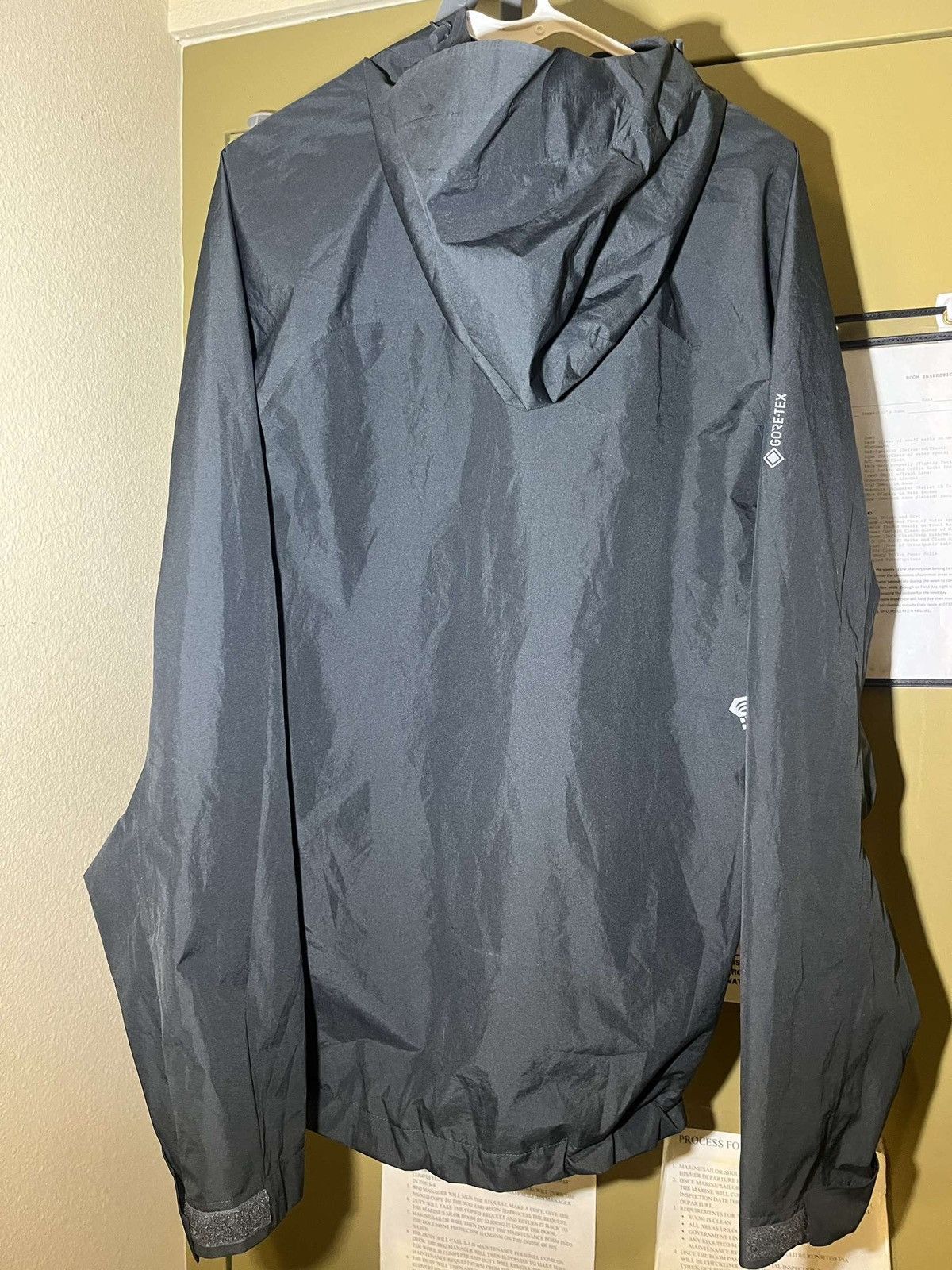 Mountain Hardwear Men’s Mountain Hardwear x GORE-TEX Paclite jacket Size US M / EU 48-50 / 2 - 2 Thumbnail