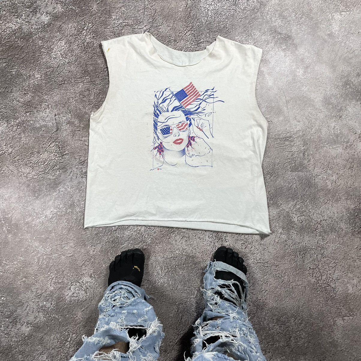 Vintage Vintage 90s Abstract Faces Graphic Tank Top Cream Thrashed L Size US L / EU 52-54 / 3 - 1 Thumbnail