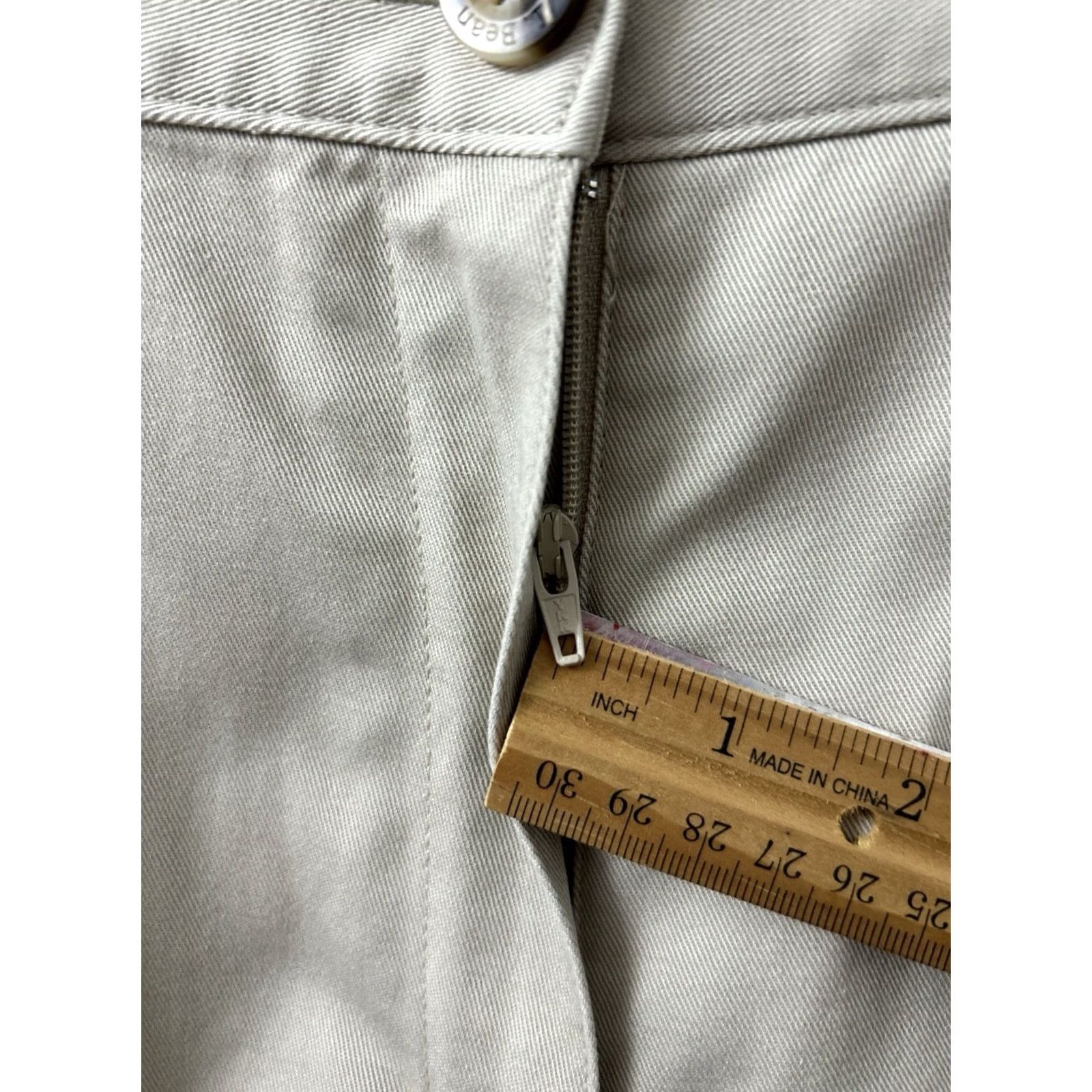 Vintage LL Bean Cropped Pants Womens 32x21 Beige Twill Zip Button Pockets Lightweight Easy Care Casual Workwear Rounded Inseam 21in Regular Mens? Size 24" / US 00 / IT 34 - 5 Thumbnail