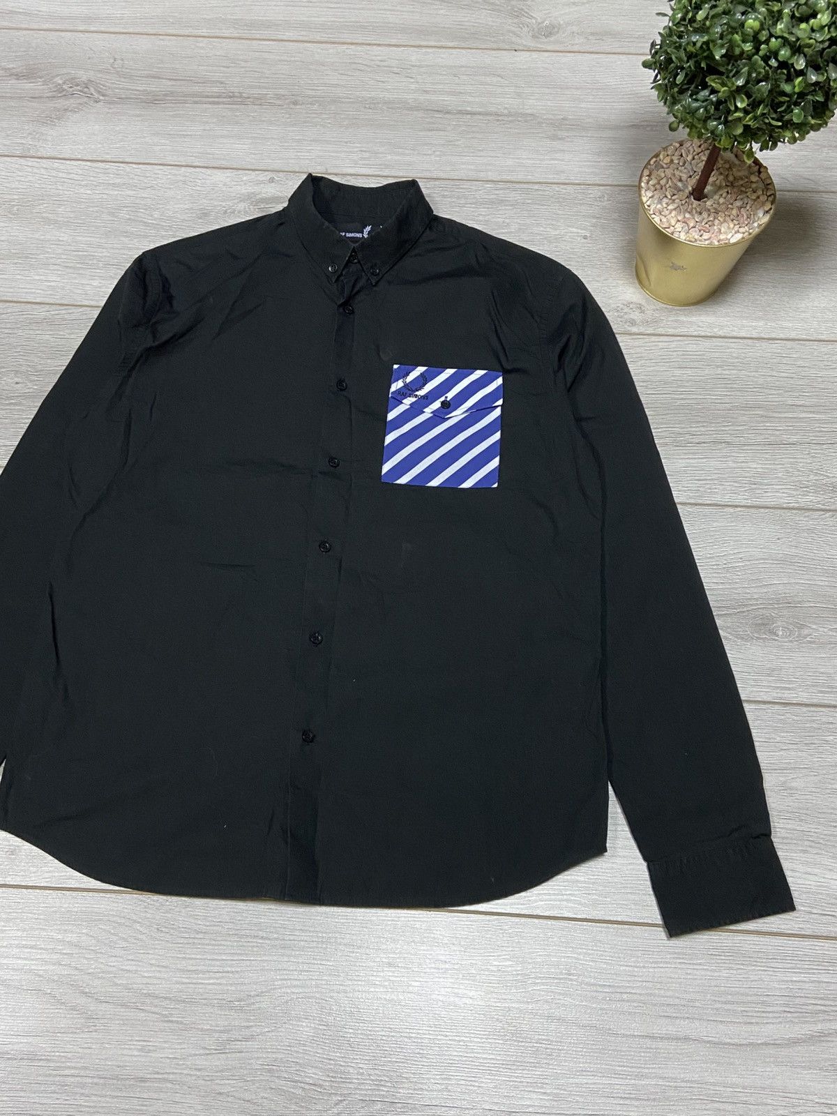 Raf Simons Raf Simons Fred Perry shirt buttons Size US L / EU 52-54 / 3 - 4 Thumbnail