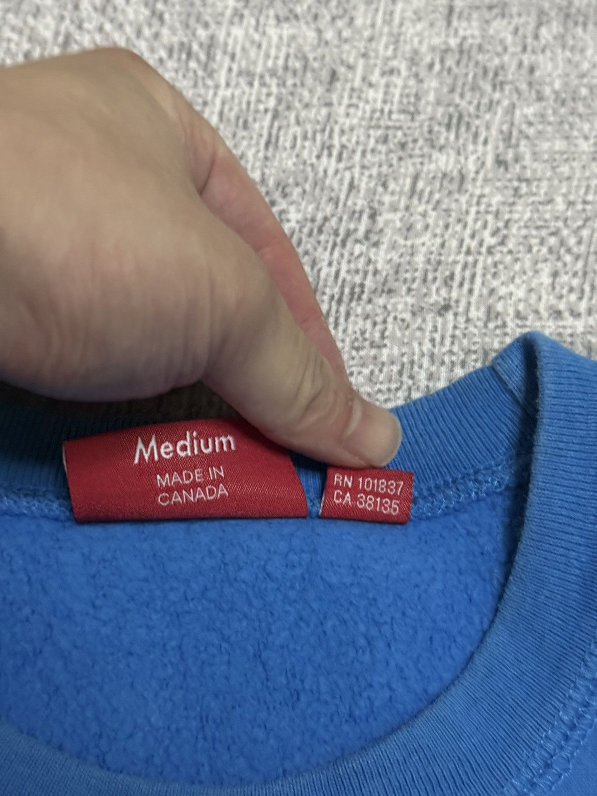 Supreme Supreme fw18 bright royal box logo crewneck Size US M / EU 48-50 / 2 - 5 Thumbnail