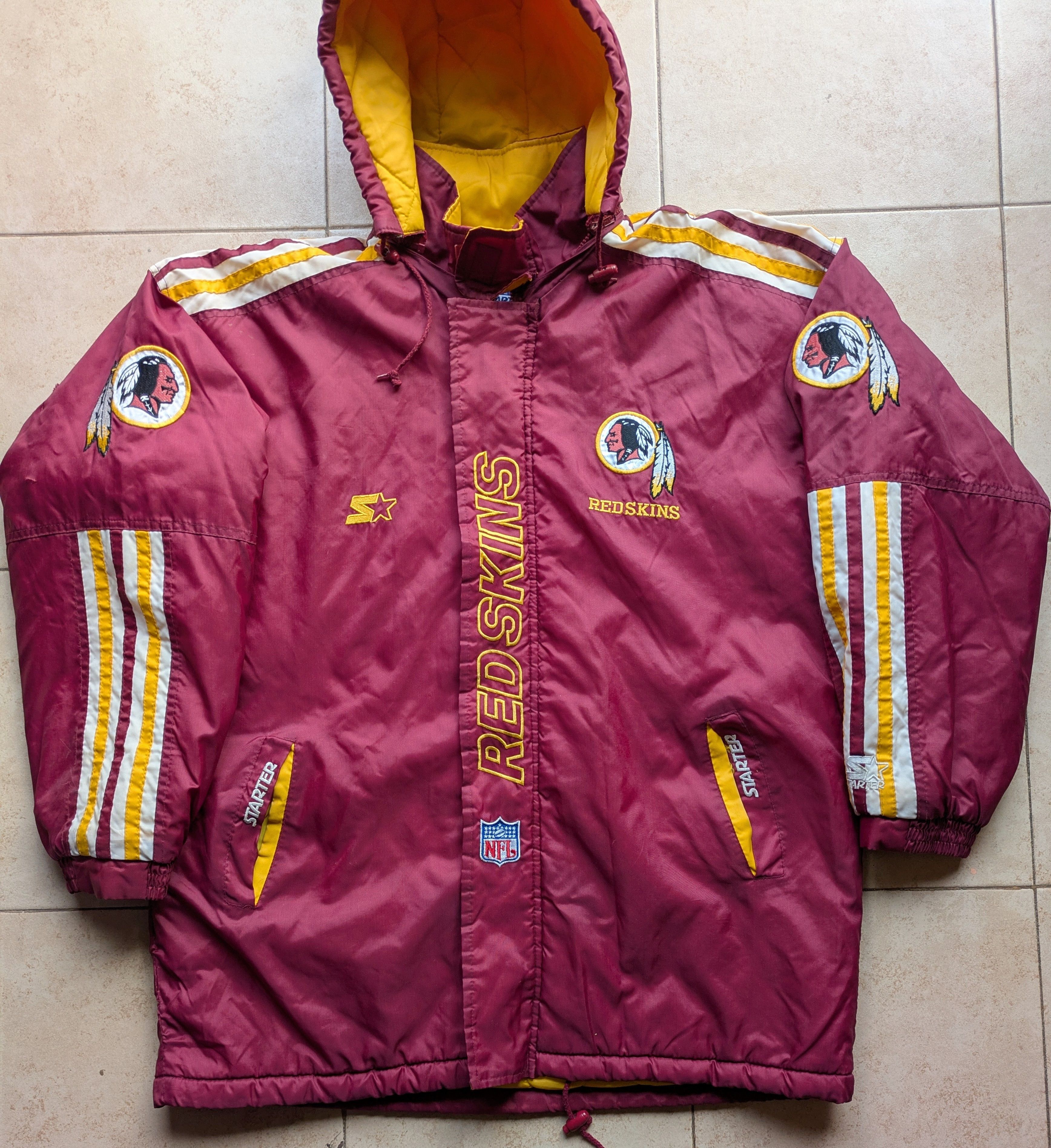 Starter Washington Redskins 90s STARTER puffer XL red NFL vtg Size US XL / EU 56 / 4 - 4 Thumbnail