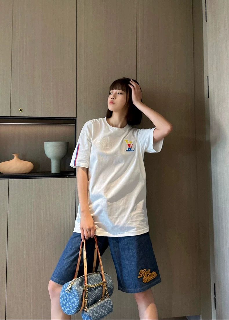 Louis Vuitton louis vuitton Logo embroidered white short sleeve Size US L / EU 52-54 / 3 - 7 Thumbnail