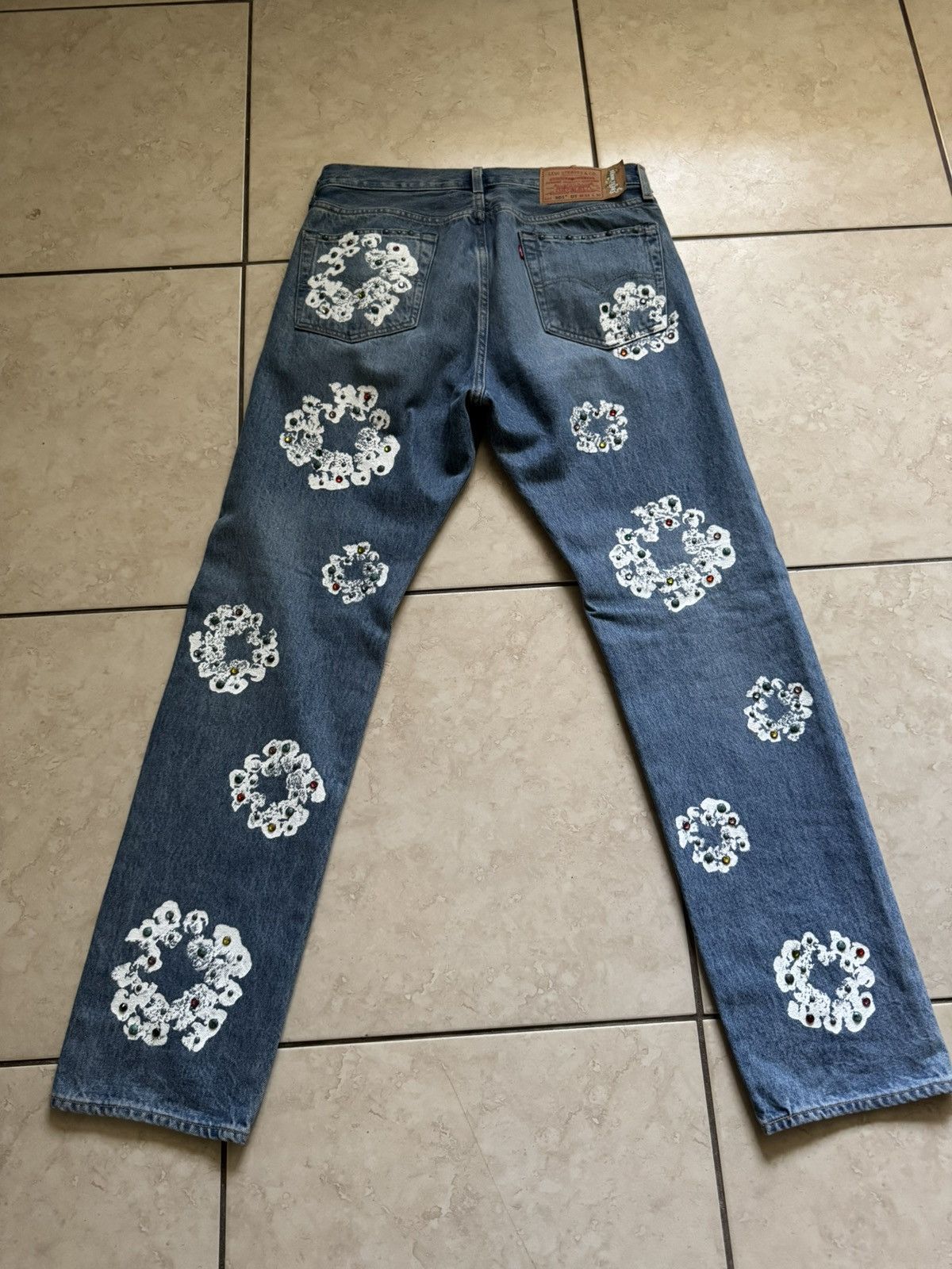DENIM TEARS × Levi's Denim Tears x Levi's 501 Cotton Rhinestone Wreath Jeans Size US 33 - 6 Thumbnail