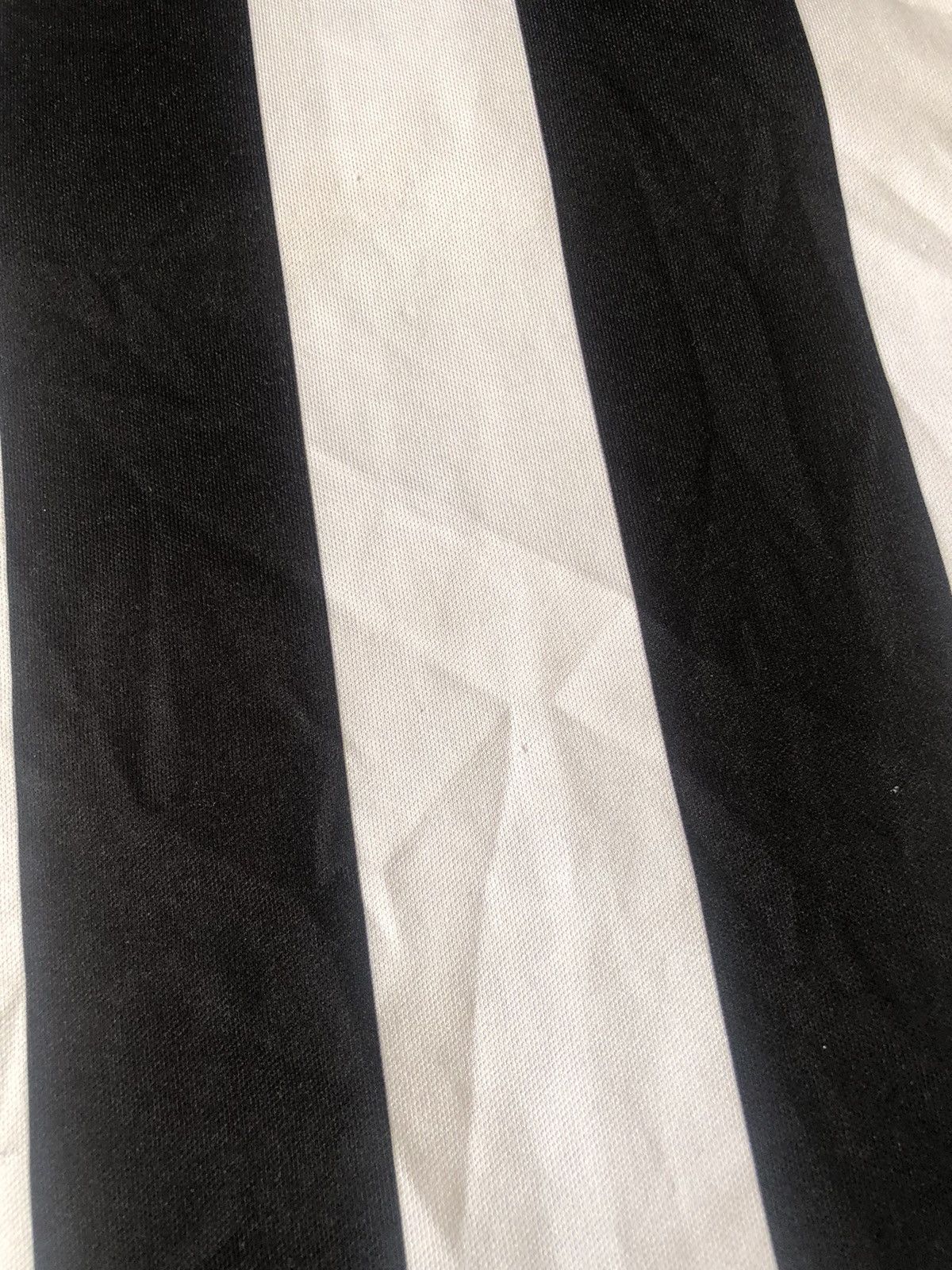 Vintage VINTAGE JUVENTUS #21 ZIDANE CHAMPIONS LEAGUE JERSEY Size US S / EU 44-46 / 1 - 3 Thumbnail