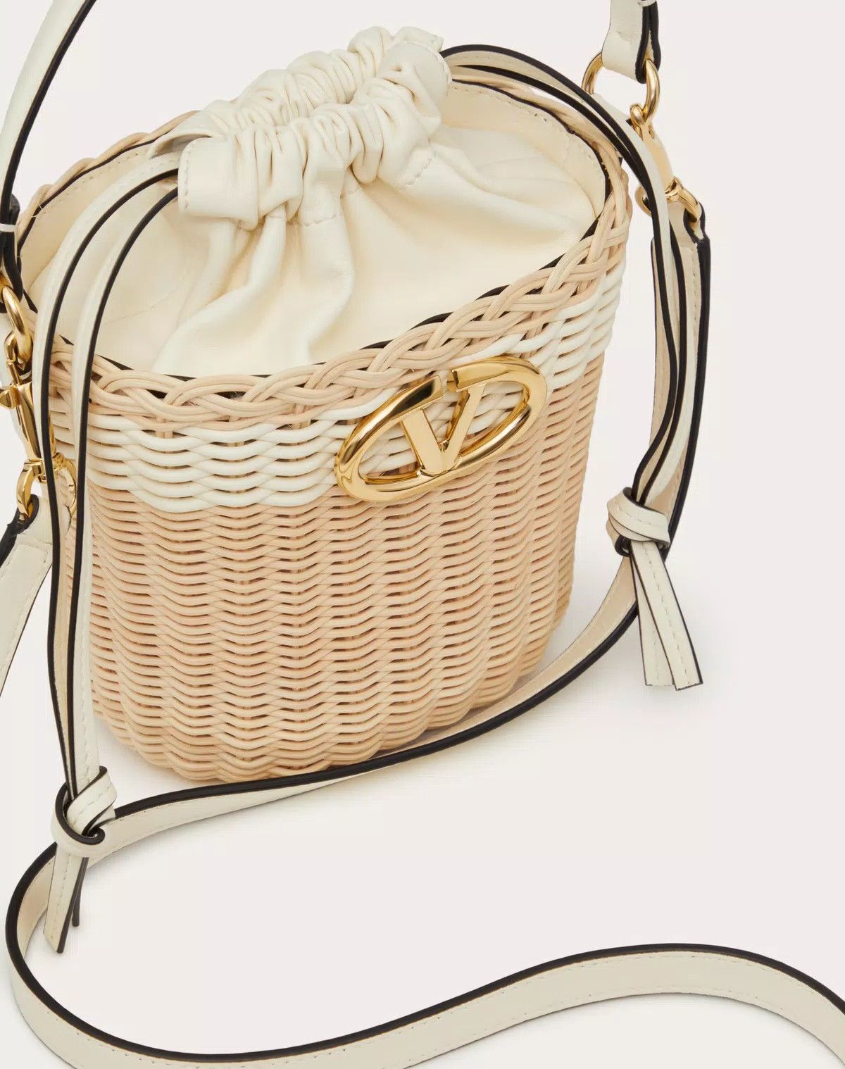 Valentino o1s1wg110625 Size: OS/Wicker Bucket Bag in Ivory/Beige Size ONE SIZE - 7 Thumbnail