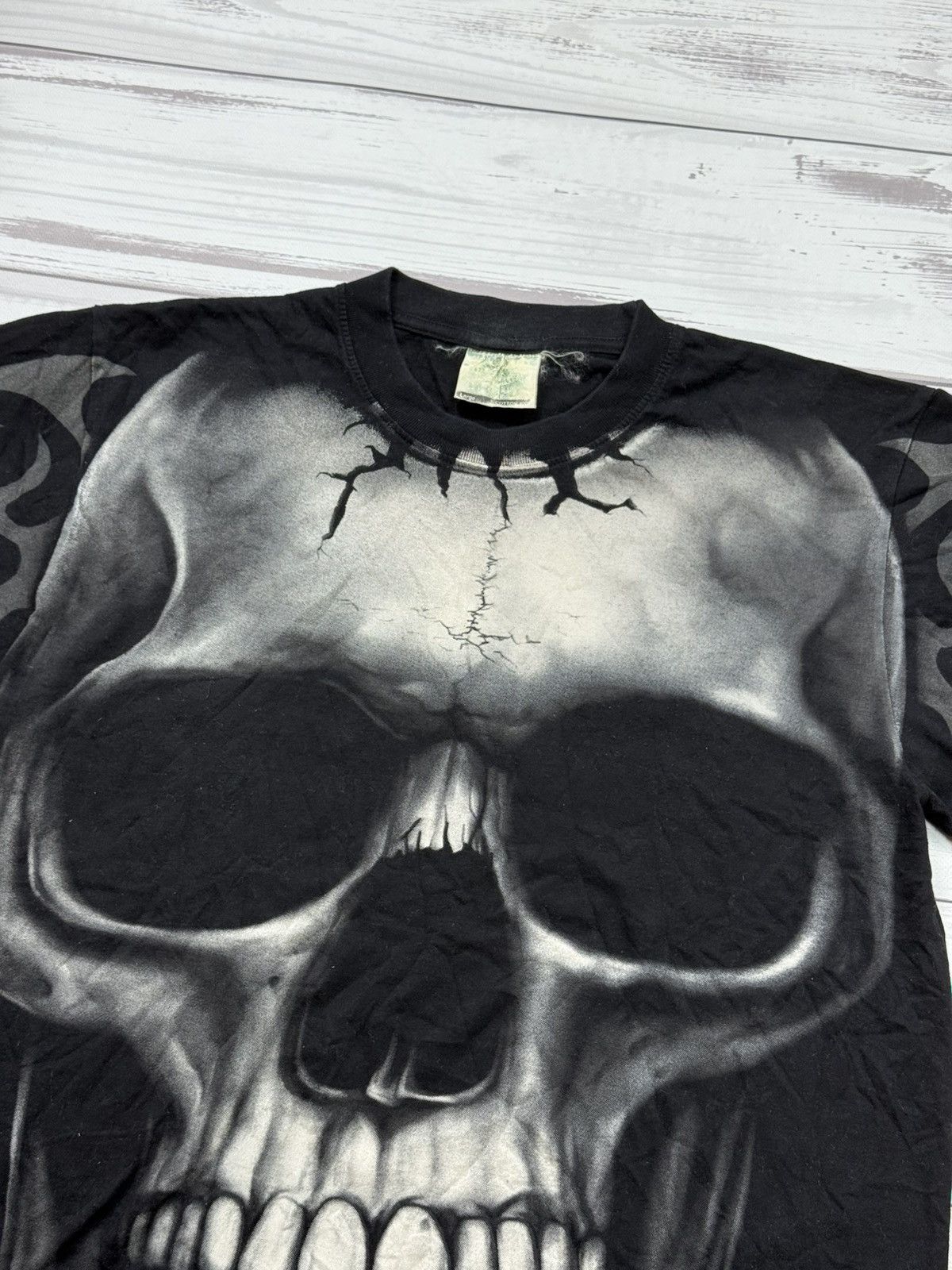 Fruit Of The Loom 90s Skull Tribal T shirt single stich rare jnco affliction Size US L / EU 52-54 / 3 - 3 Thumbnail