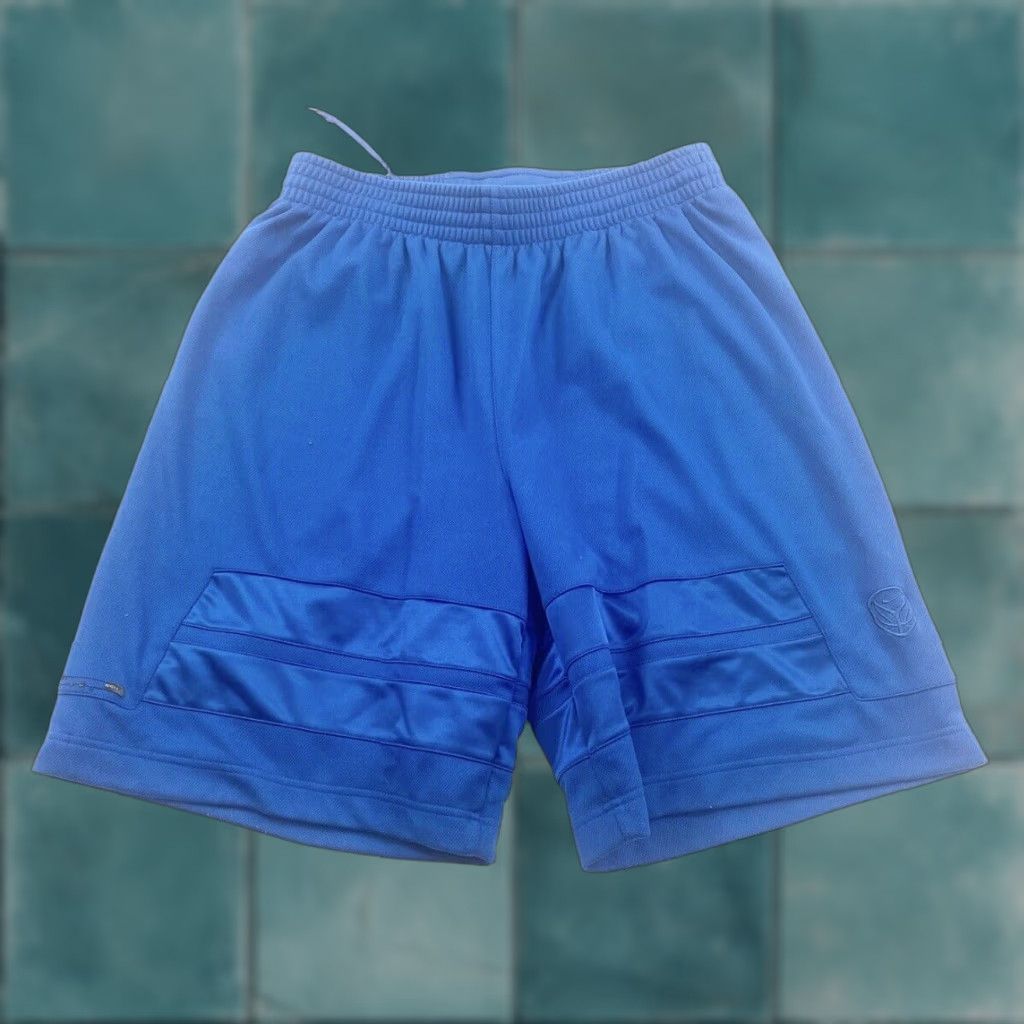 Nike VINTAGE Nike Basketball Shorts Mens Large Blue Embroidered Swoosh 90s Sports Size US 33 - 1 Thumbnail