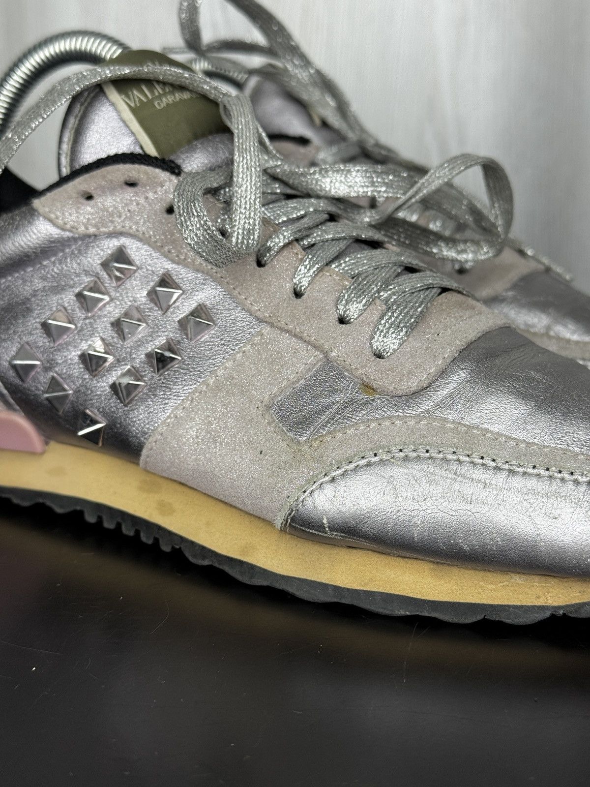 Valentino Valentino Garavani Rockstud grey/silver/pink lowtop sneakers Size US 8 / IT 38 - 14 Thumbnail