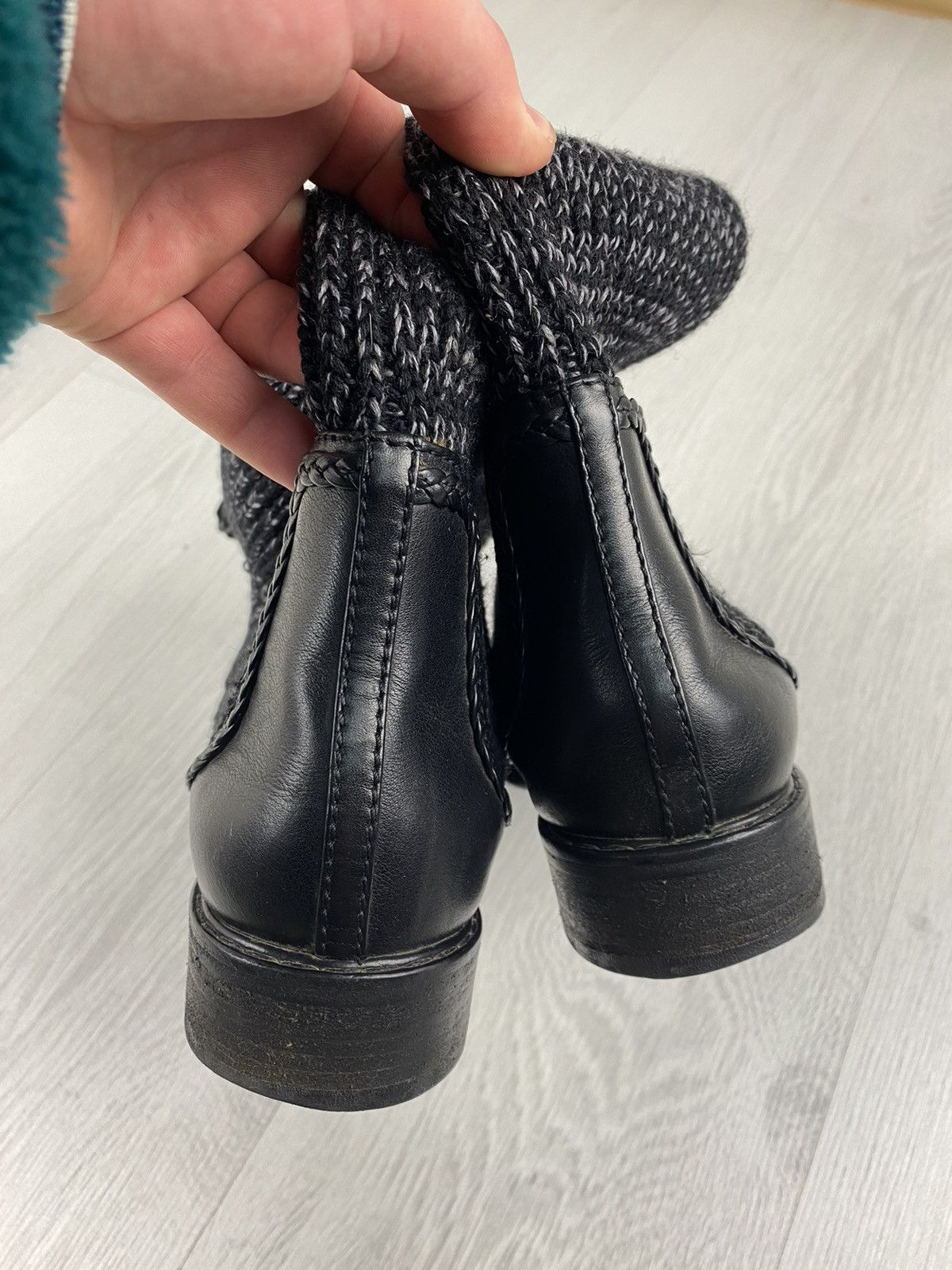 靴 PRADA Leather Boots 37 1/2 靴 PRADA Leather Boots 37 1/2 💯Prada size37 SALE‼️ 4'690'000 PRADA