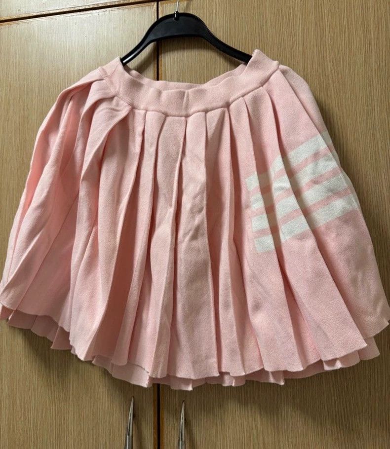 Thom Browne Thom Browne A pink knit pleated skirt Size 24" / US 00 / IT 34 - 3 Thumbnail