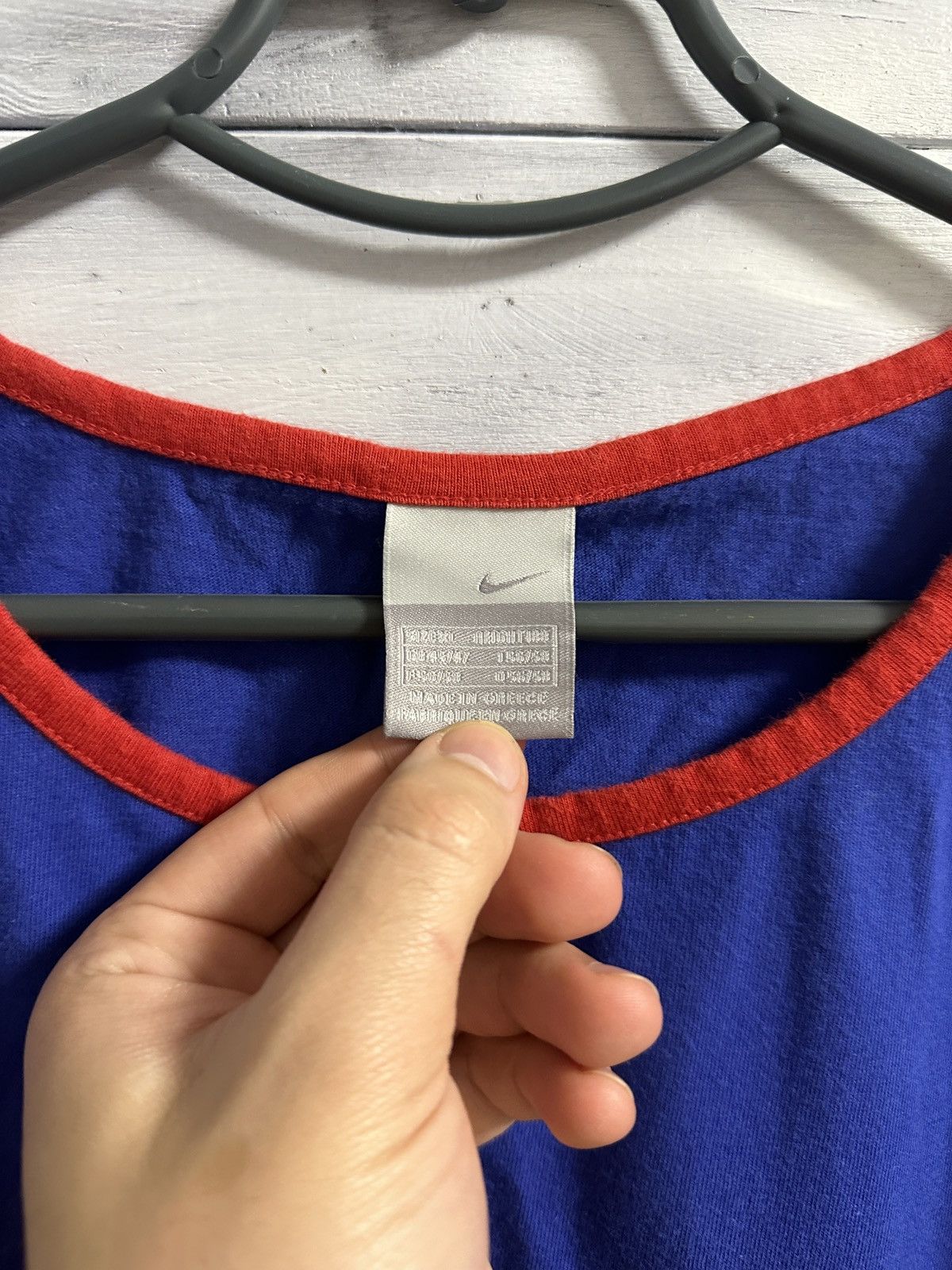 Nike Rare Vintage Tee Nike Big Logo Small swoosh Y2K style. Size US XL / EU 56 / 4 - 8 Thumbnail