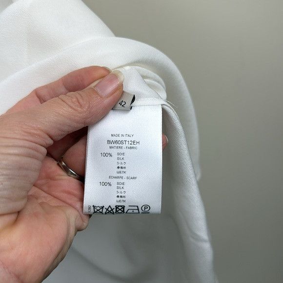 Givenchy GIVENCHY white silk logo scarf collared sleeveless blouse 10 Size L / US 10 / IT 46 - 16 Thumbnail