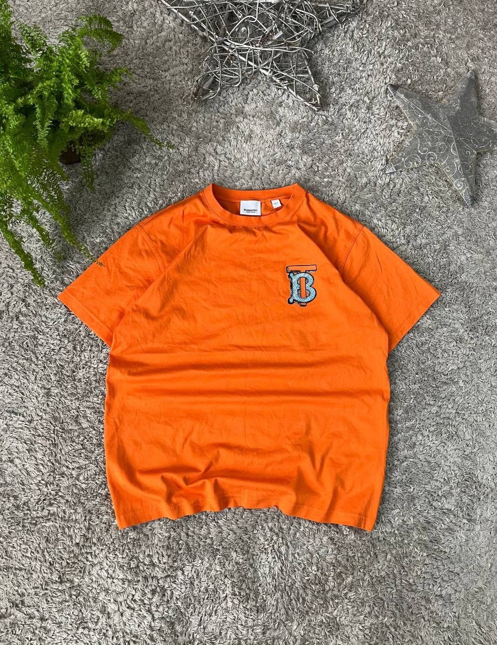 Burberry Burberry T-Shirt Streetwear Luxury Logo Rare Vintage Size US S / EU 44-46 / 1 - 1 Thumbnail