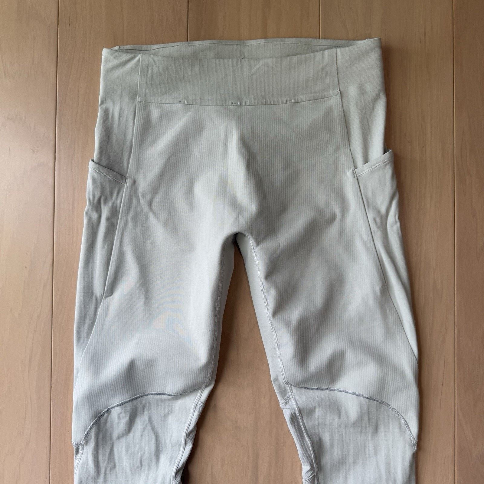 Lululemon Lululemon Pants Large Gray White Lightweight Legging Running Size 28" / US 6 / IT 42 - 3 Thumbnail