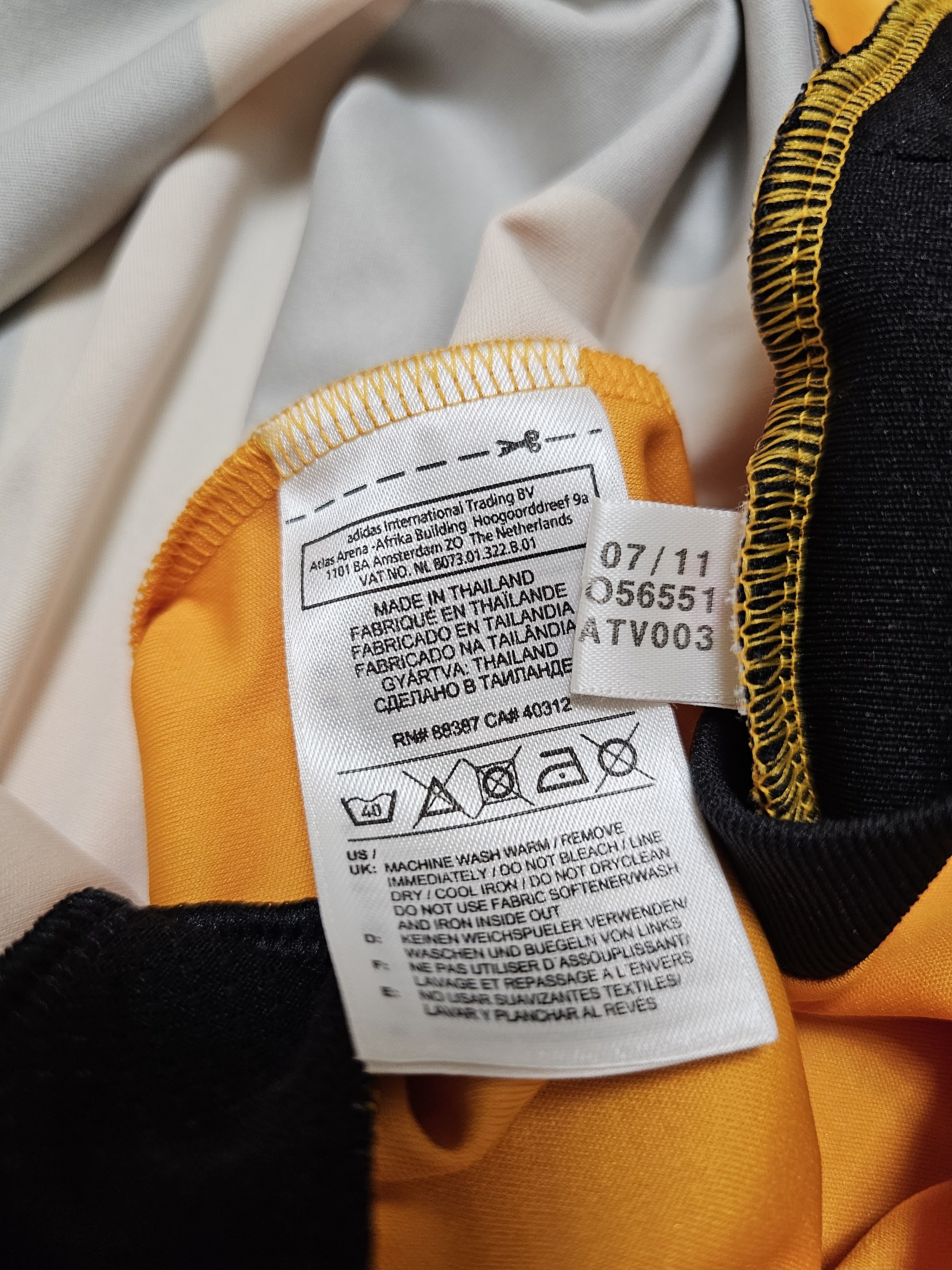 Adidas HULL CITY 2011 2012 HOME FOOTBALL SHIRT SOCCER JERSEY Size US M / EU 48-50 / 2 - 7 Thumbnail