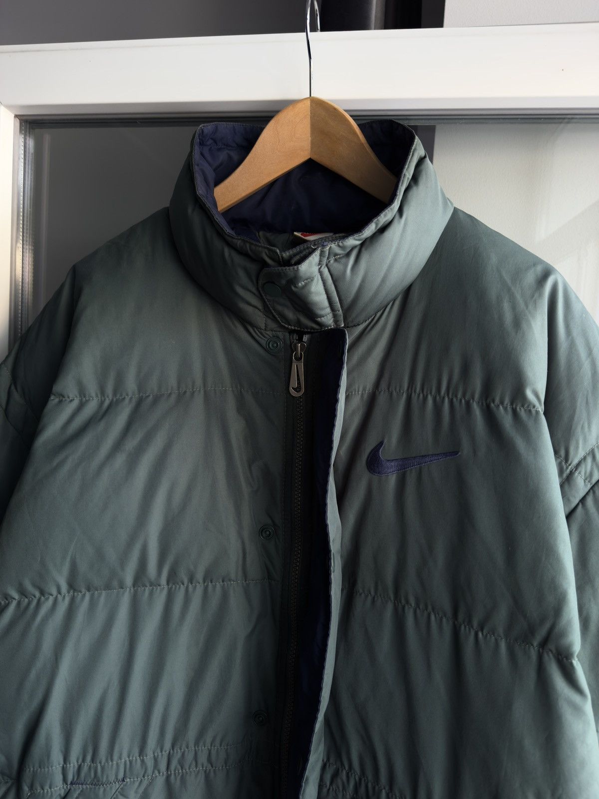 Nike Vintage Nike Down Puffer Jacket Big Swoosh Logo 00's Retro Size US XL / EU 56 / 4 - 4 Thumbnail