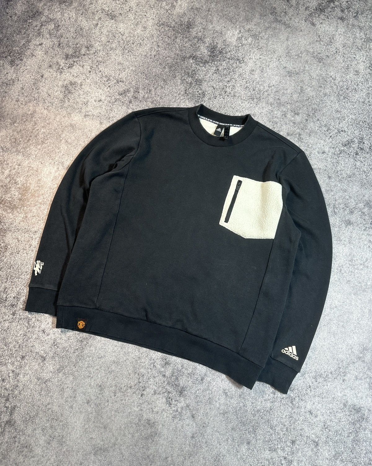 Adidas Adidas Manchester United Sweatshirt Streetwear Rare Casual L Size US L / EU 52-54 / 3 - 1 Thumbnail