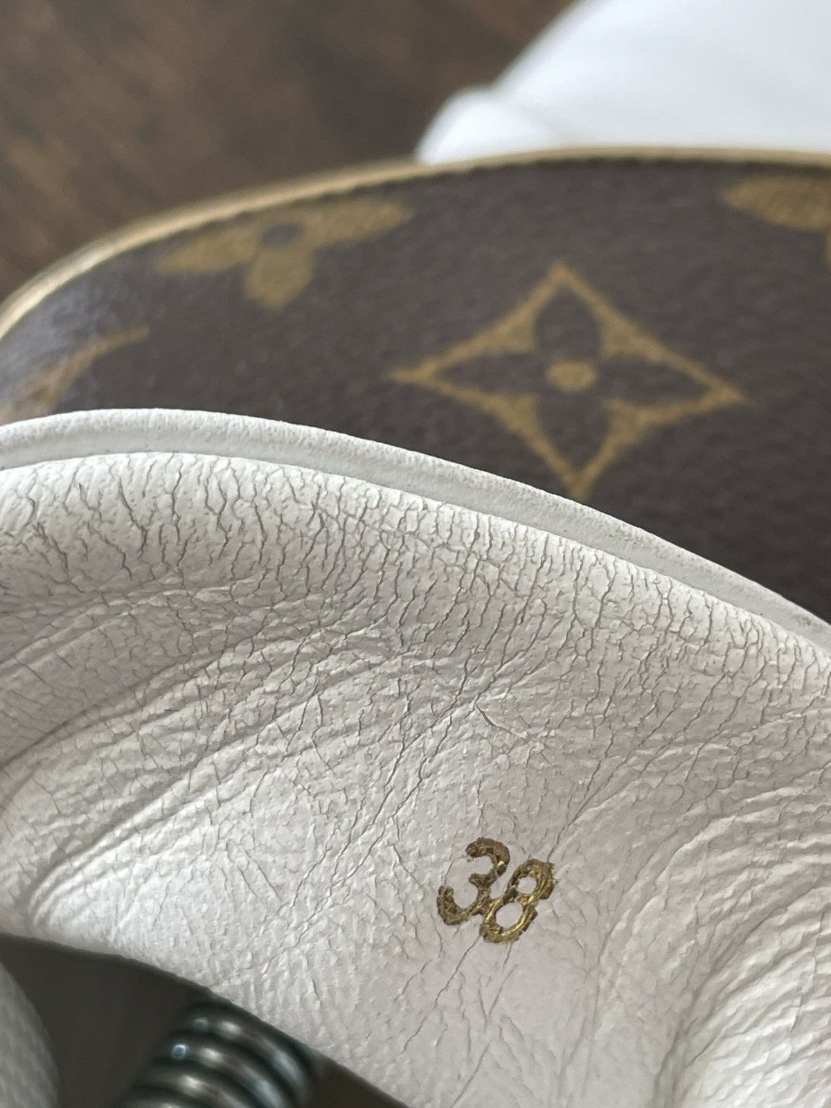 Louis Vuitton Louis Vuitton White Monogram Frontrow Sneakers Size US 8 / IT 38 - 16 Thumbnail