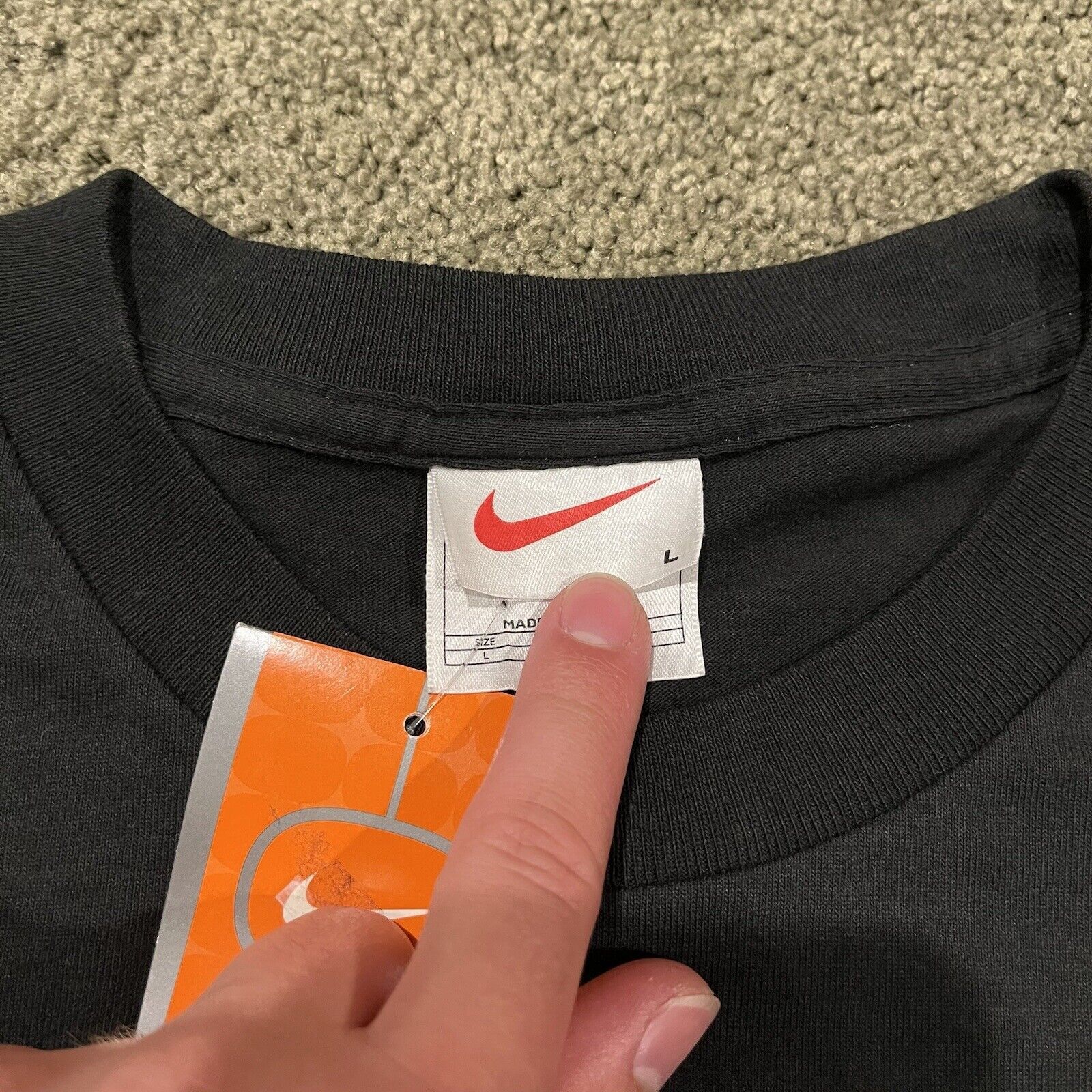 Nike VTG 90s Nike Basketball T Shirt Dunking Clouds Black LARGE Size US L / EU 52-54 / 3 - 3 Thumbnail