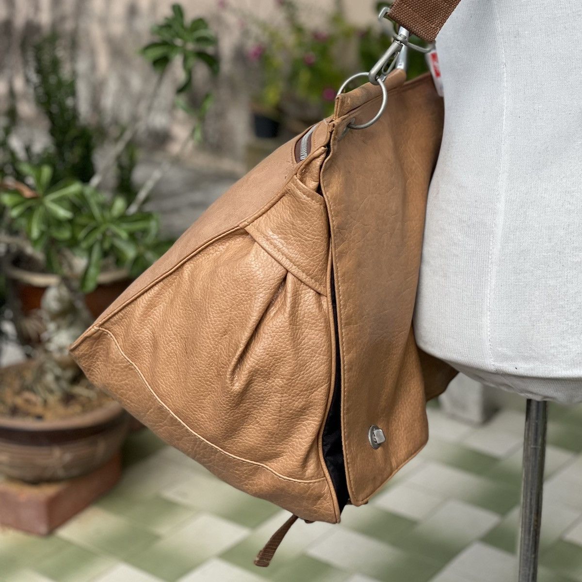 Designer × Japanese Brand BASARA TYO Basic Satisfaction Radical Oversized/Messenger Size ONE SIZE - 5 Thumbnail