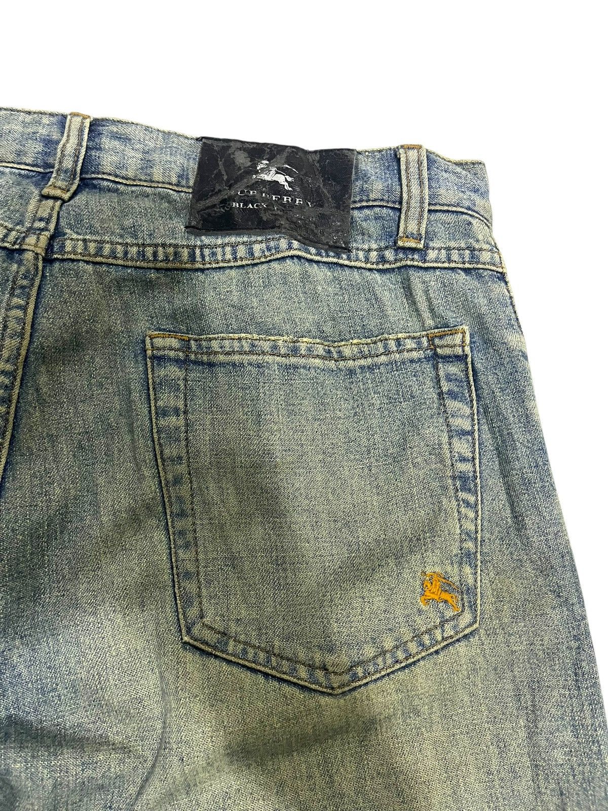 If Six Was Nine × Japanese Brand × Le Grande Bleu (L.G.B.) VINTAGE BURBERRY RUSTY BLUE WASH DISTRESSED DENIM Size US 32 / EU 48 - 13 Thumbnail