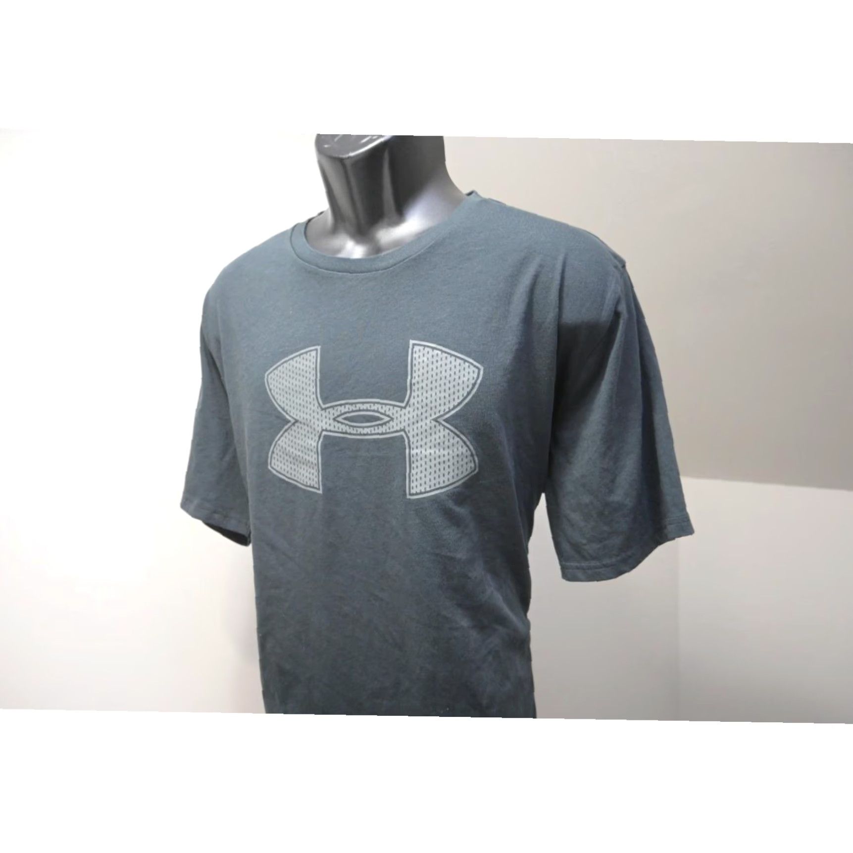 Under Armour HeatGear Loose Fit Black Athletic Performance Shirt for Men in Size 2XL and XXL by Under Armour Gym Grailed