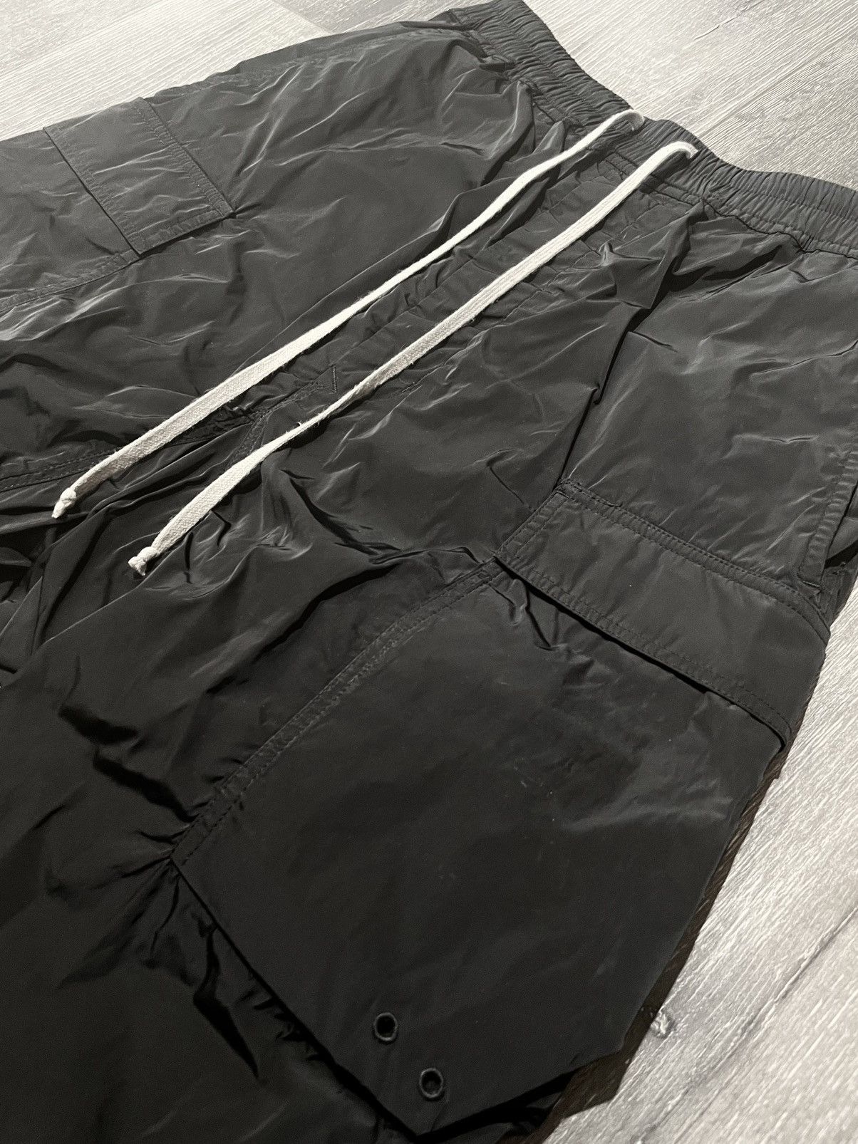 Rick Owens RARE 2017 RICK OWENS WALRUS NYLON CROPPED PANTS Size US 32 / EU 48 - 4 Thumbnail