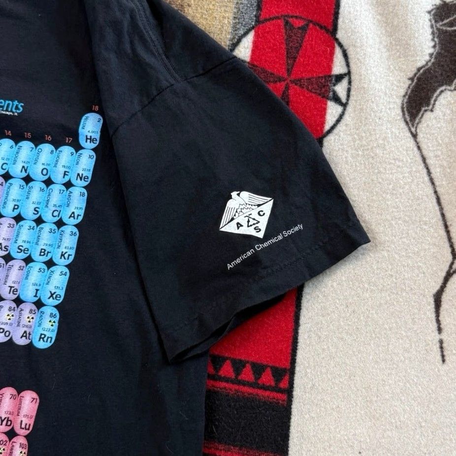 Vintage VINTAGE Men’s Periodic Table Of The Elements Science Chemistry T-Shirt 2XL Black Short Sleeve Mens Y2K Size US XXL / EU 58 / 5 - 4 Thumbnail