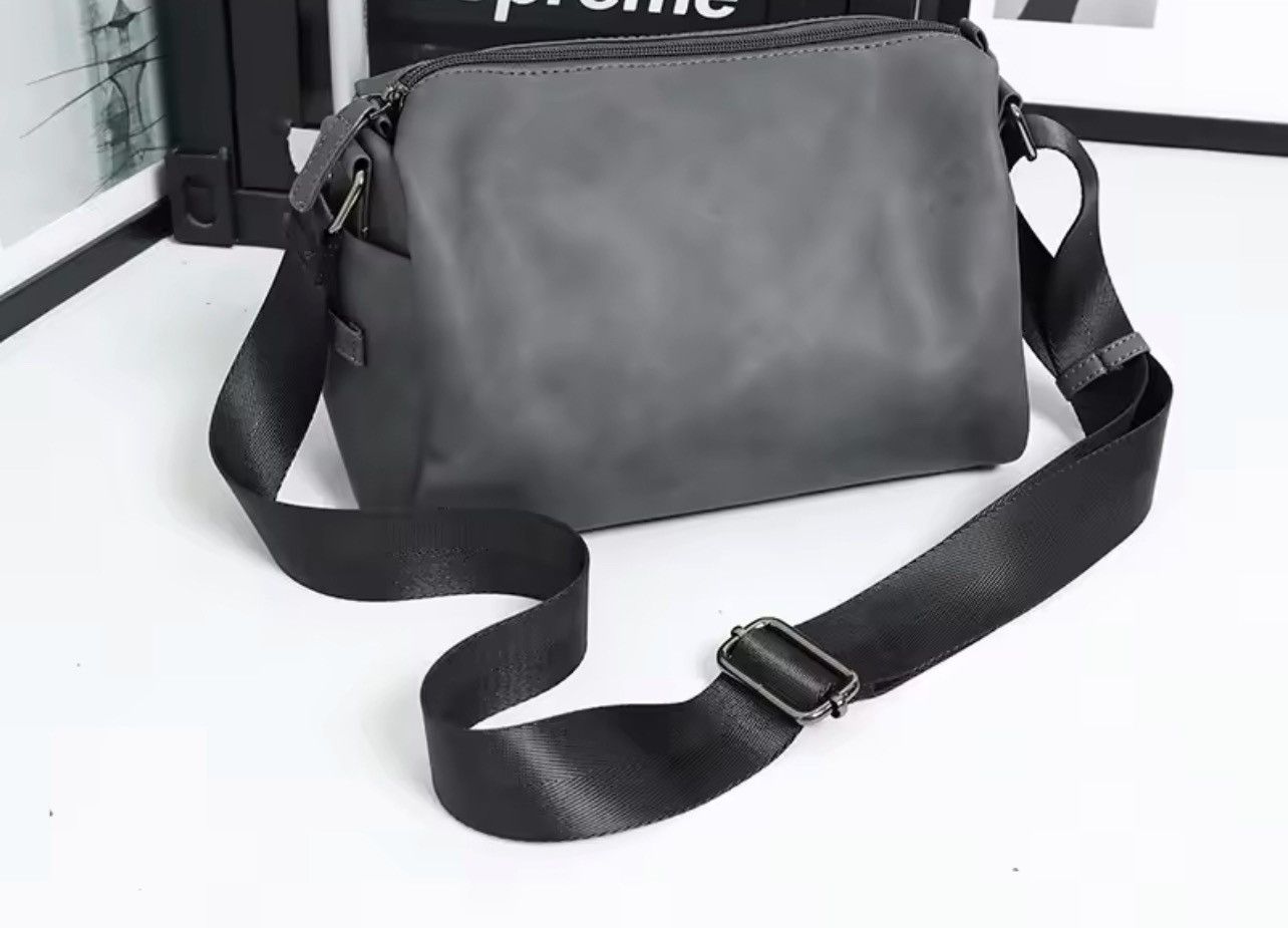 Japanese Brand × Leather Fashion Casual Crossbody Bag Size ONE SIZE - 4 Thumbnail