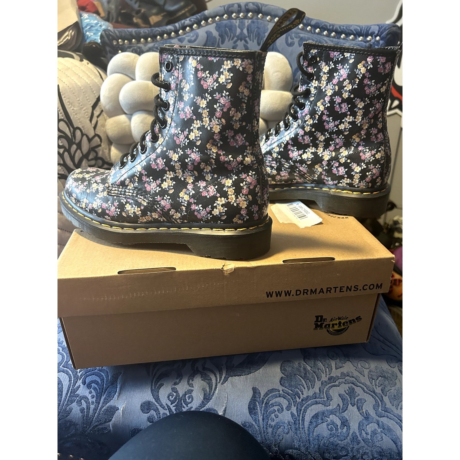 Dr. Martens Dr Martens Black Pink Tiny Floral 1460 size 7/EU 38 Size US 7 / IT 37 - 3 Thumbnail