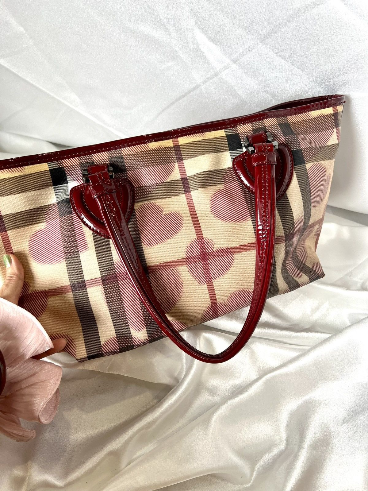 Burberry Burberry Heart Check Tote – Burgundy Red Size ONE SIZE - 6 Thumbnail