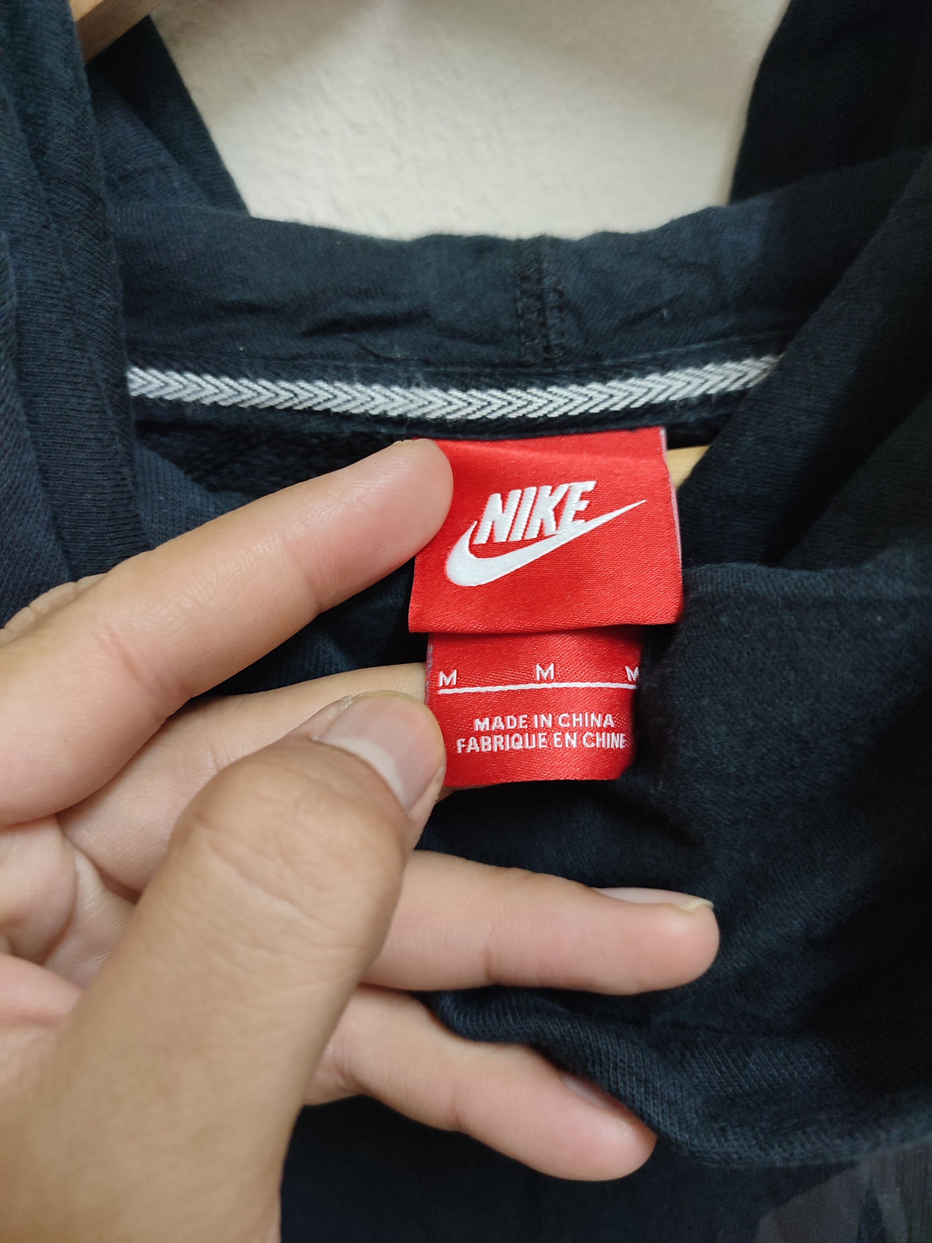 Nike Vintage Y2k Nike Black Hoodies Size US M / EU 48-50 / 2 - 8 Thumbnail