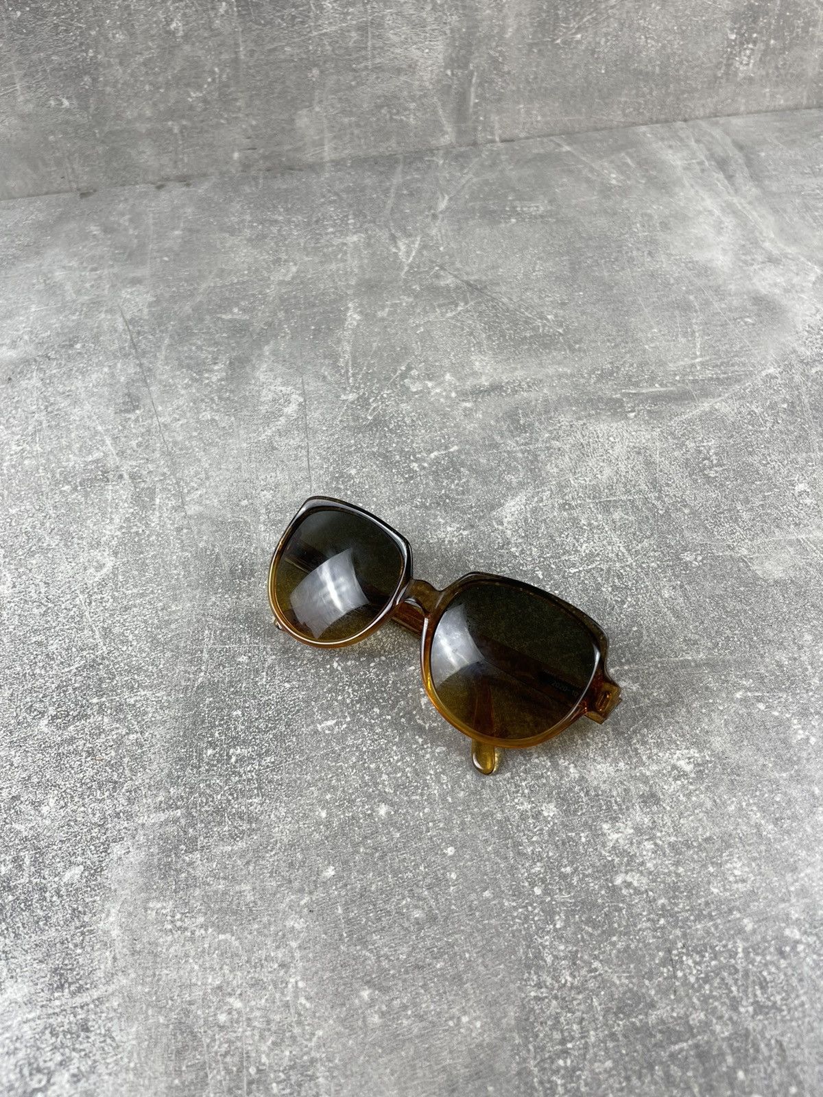 Christian Dior Monsieur × Vintage 80s Christian Dior Sunglasses Tortoise Shell Gradient CDLogo Size ONE SIZE - 3 Thumbnail